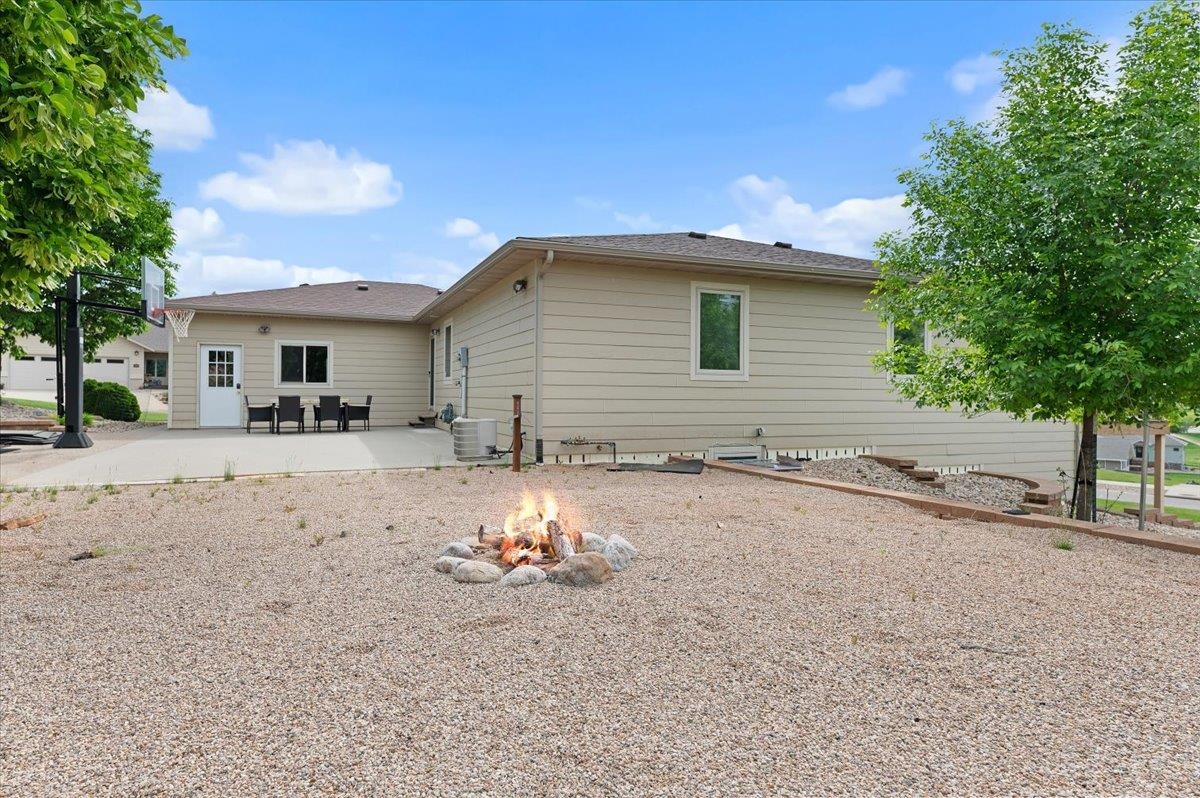 1920 Remuda Lane Property Photo 4