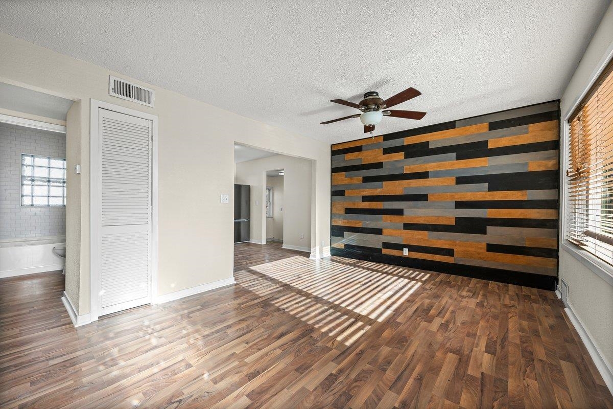 242 E Saint Francis Property Photo 4