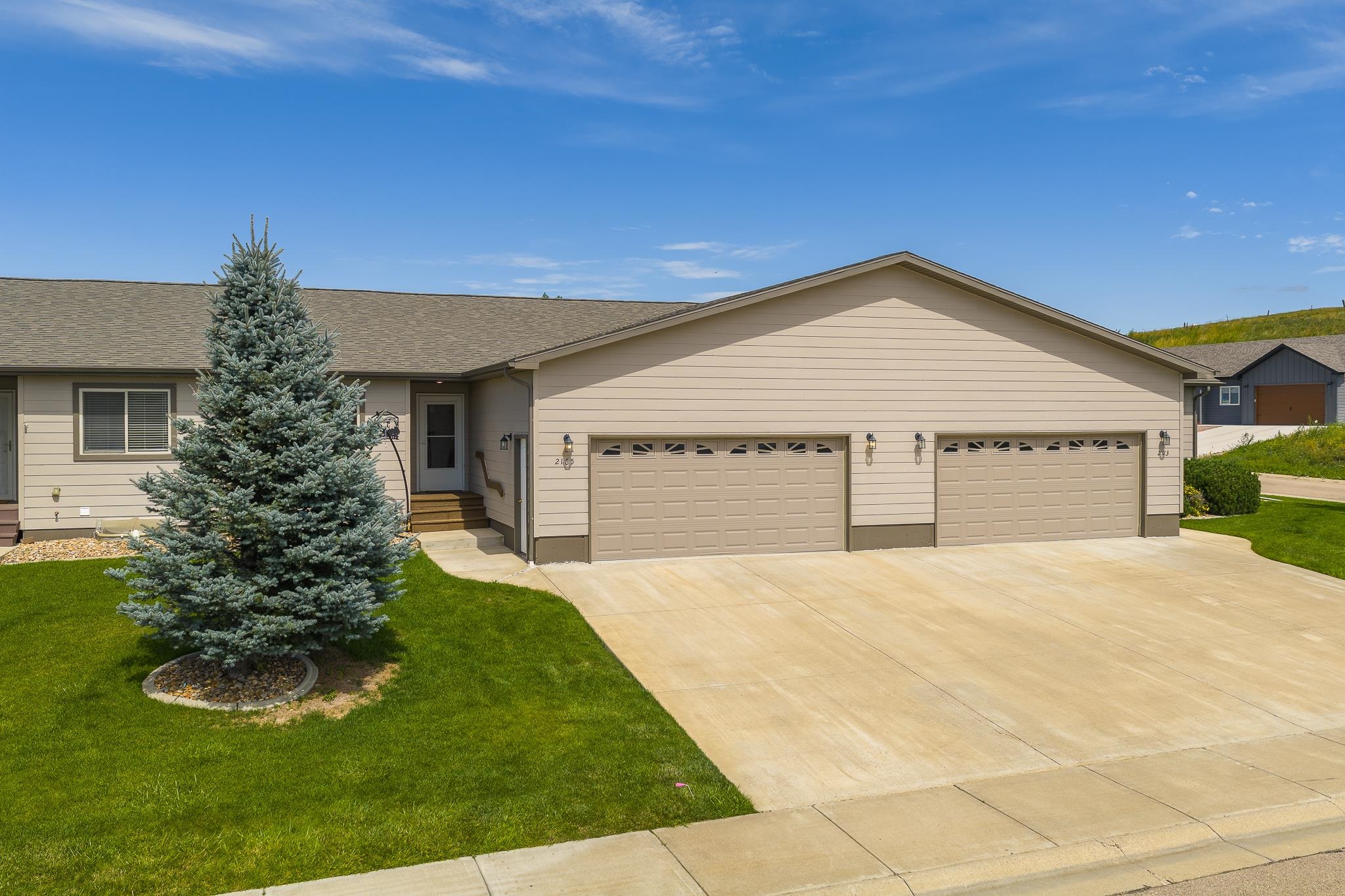 2165 Conifer Loop Property Photo 1