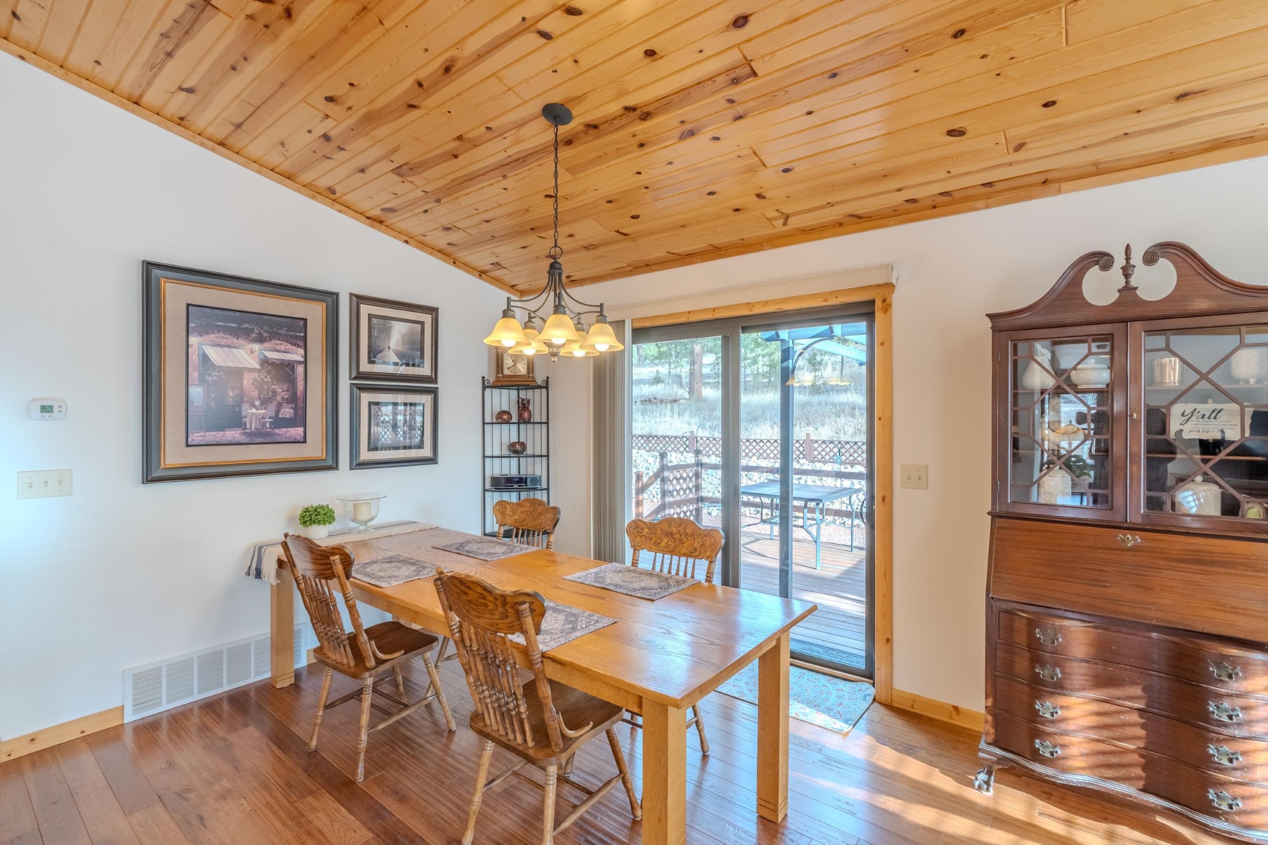 26020 Golden Willow Parkway Property Photo 10