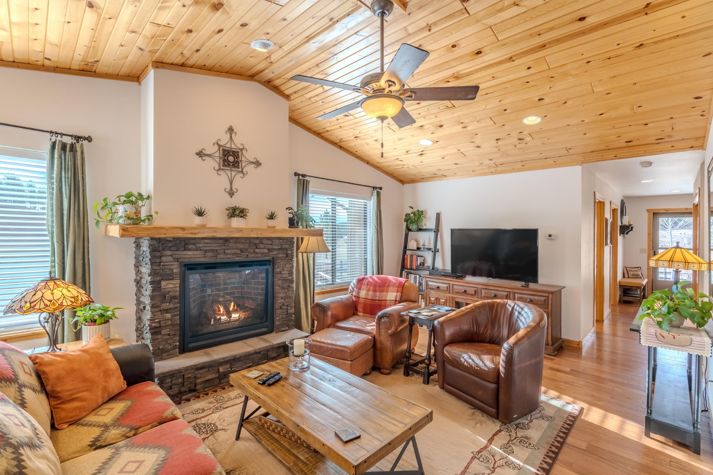 26020 Golden Willow Parkway Property Photo 12