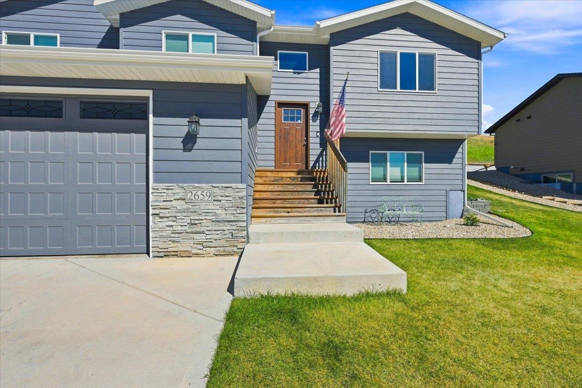2659 Meadows Drive Property Photo 2