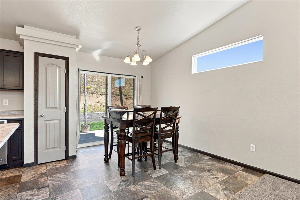 2659 Meadows Drive Property Photo 12