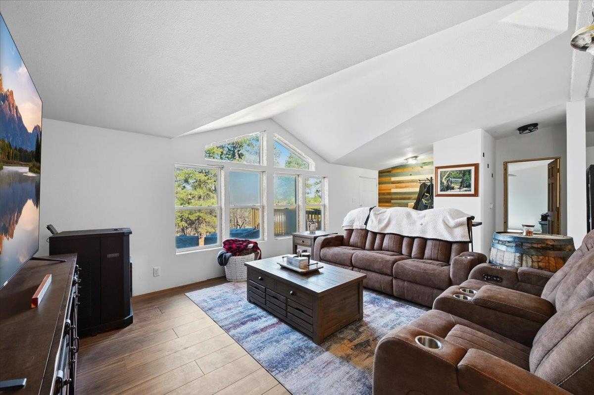 12041 Crook City Road Property Photo 4
