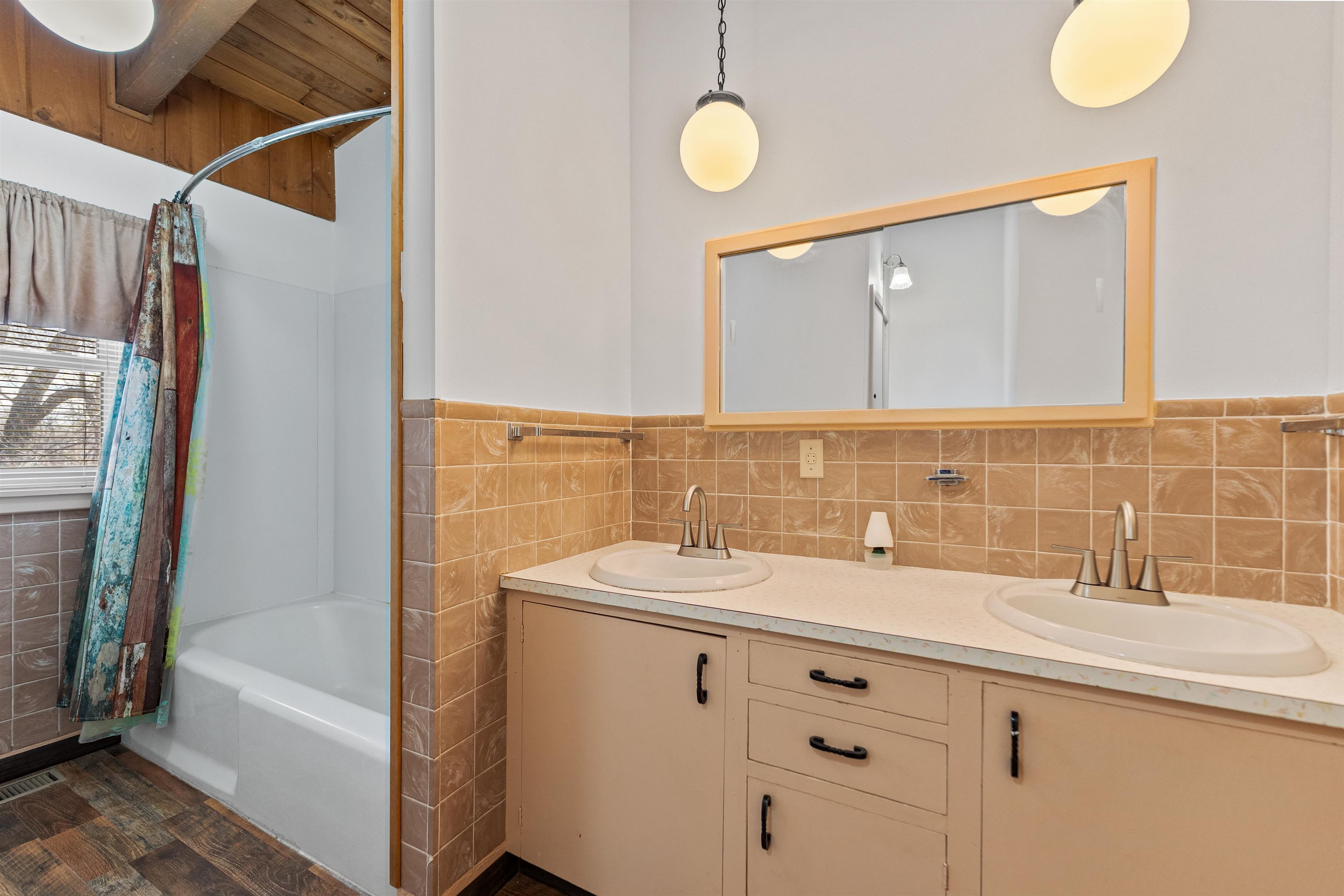1004 F Street Property Photo 28
