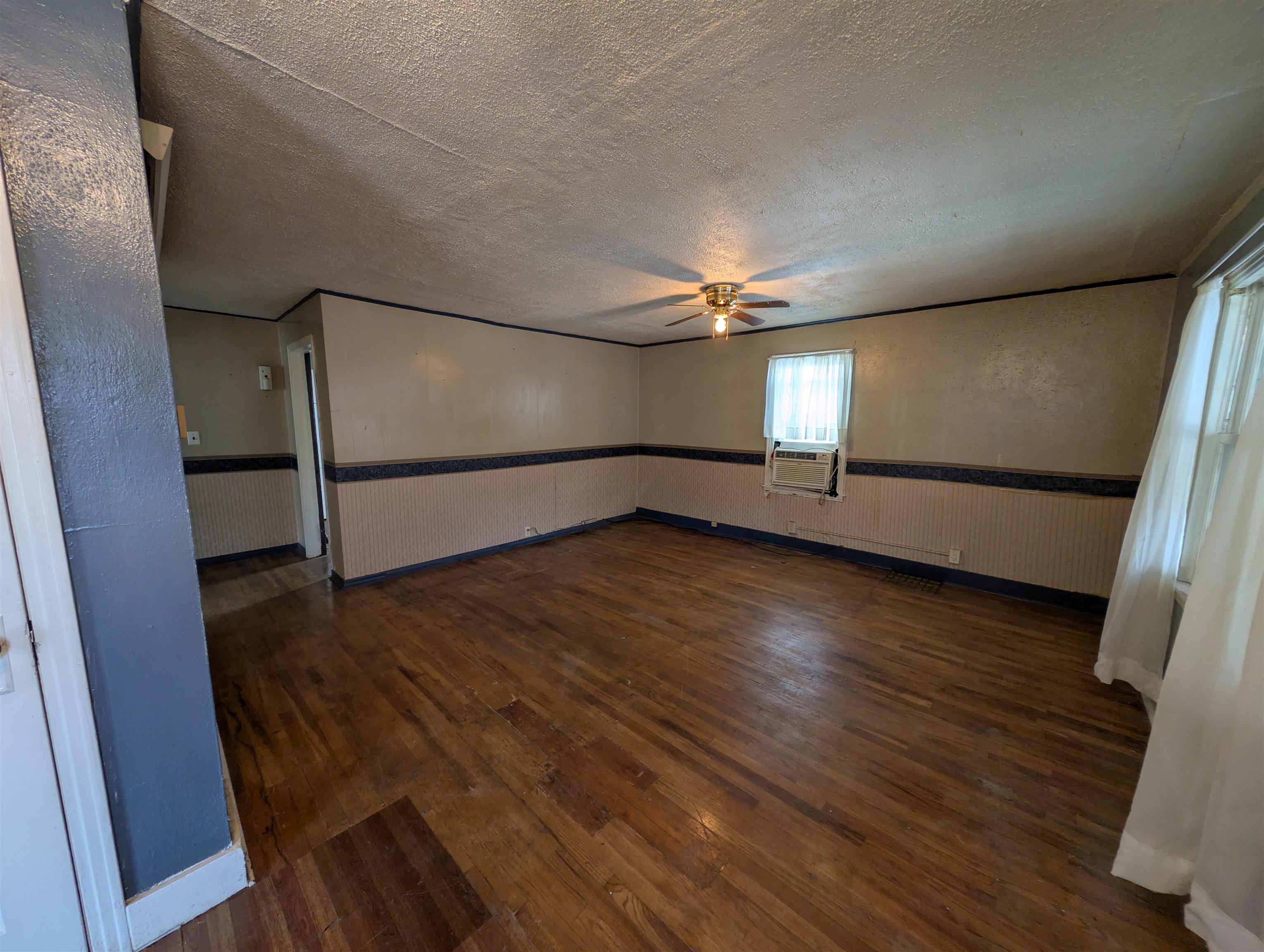 424 Williams Street Property Photo 6
