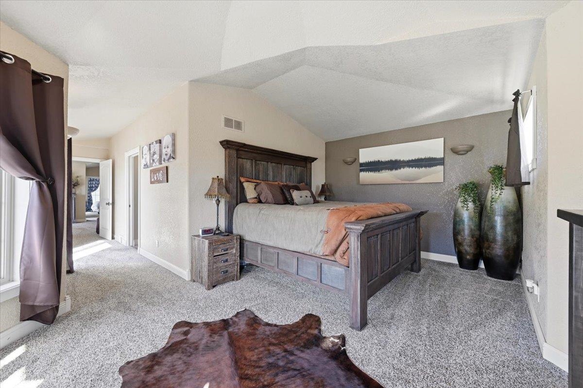 12312 Stampede Road Property Photo 2