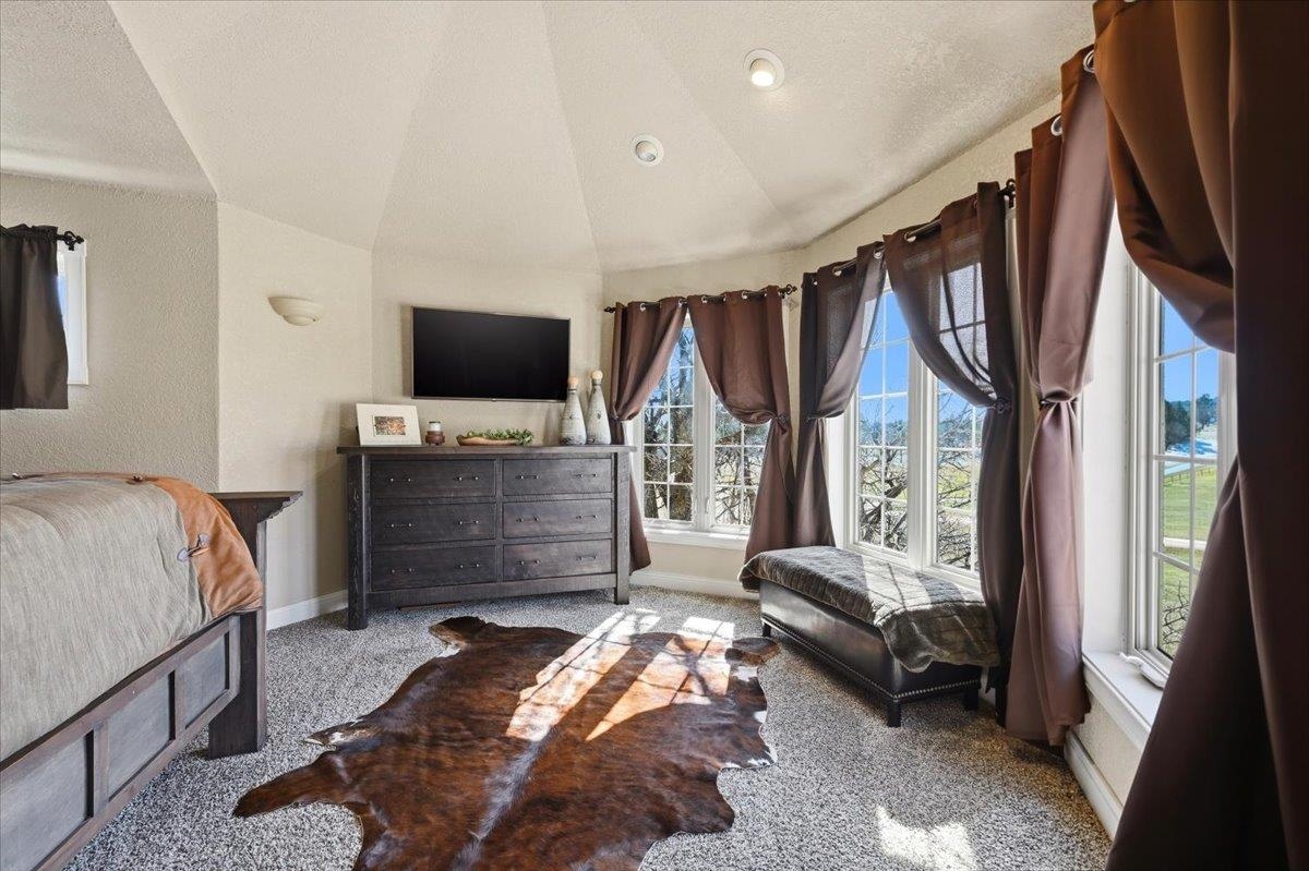 12312 Stampede Road Property Photo 3