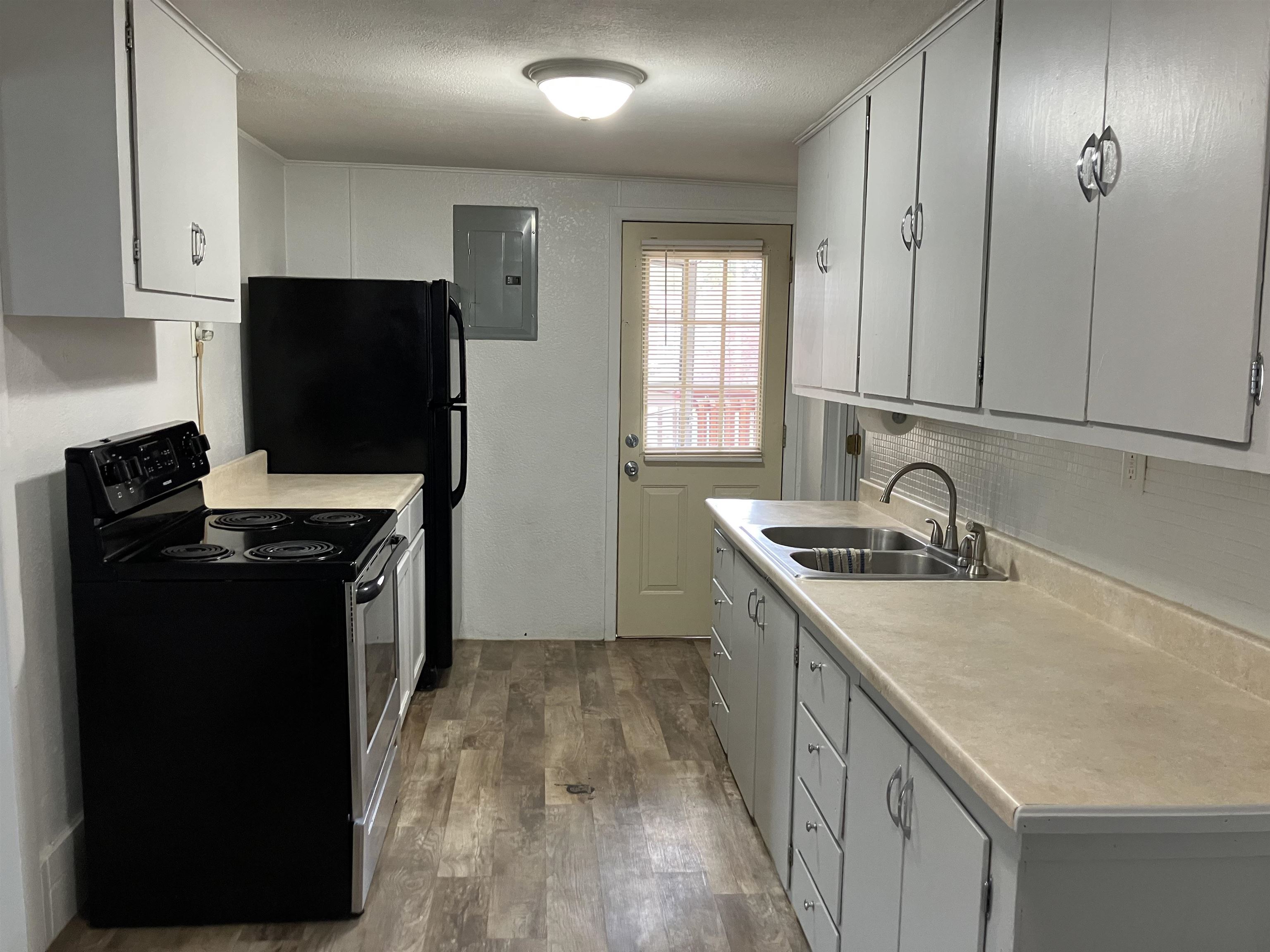 330 Gwinn Avenue Property Photo 4