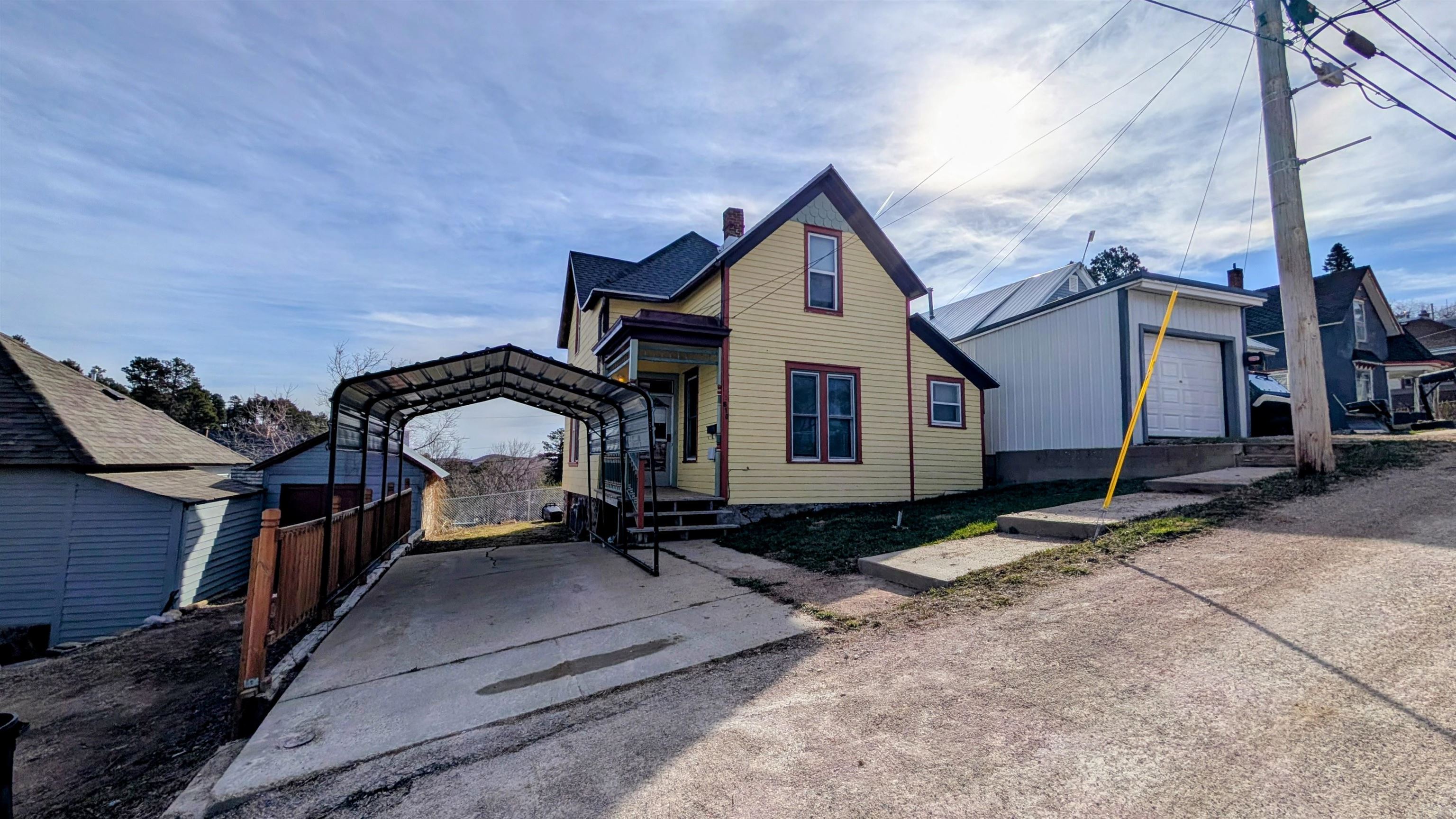 610 Sawyer Street Property Photo 1