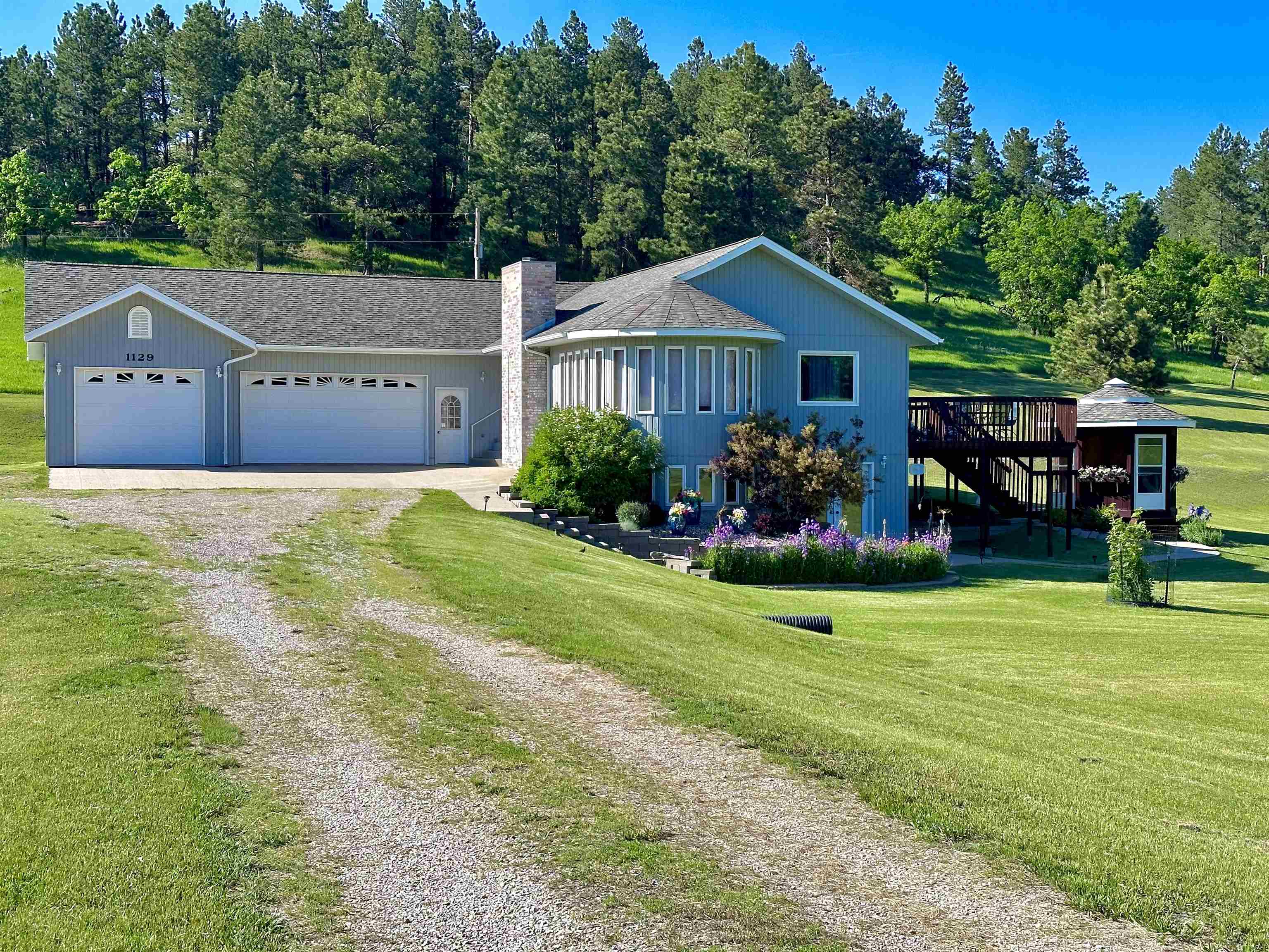1129 Foothills Road Property Photo 1