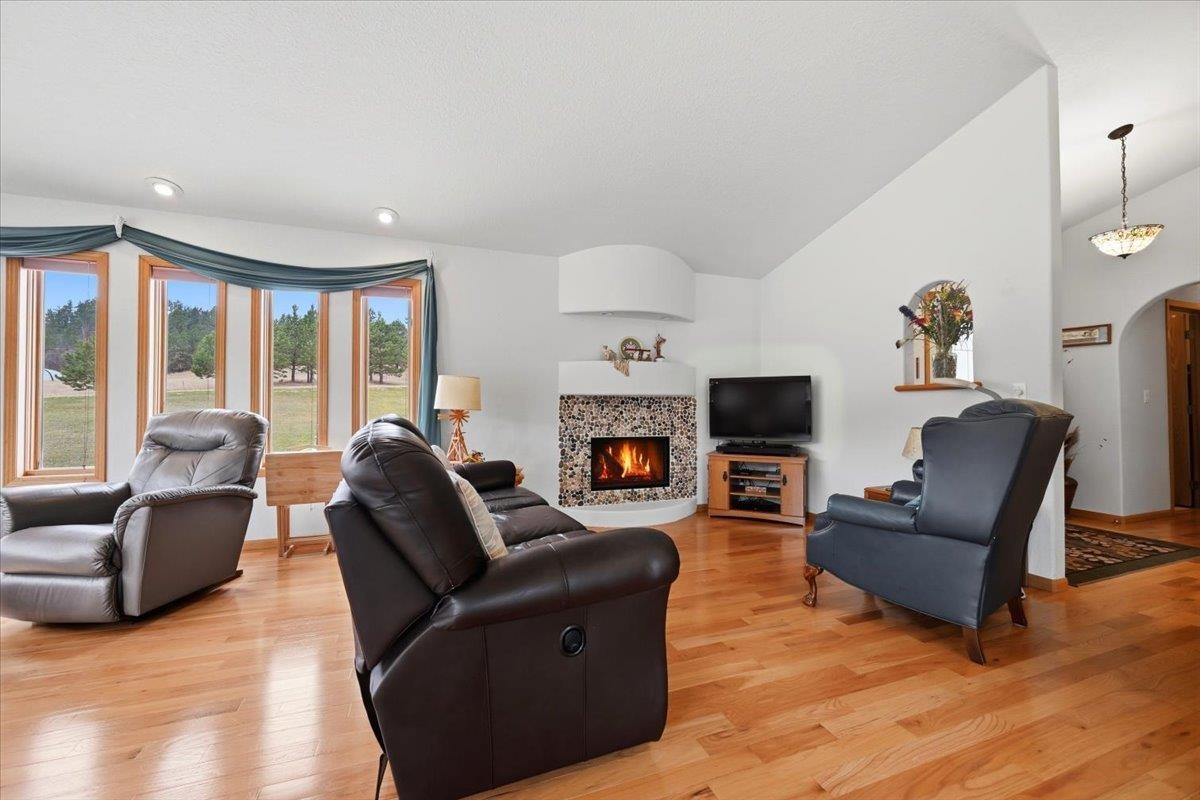 1129 Foothills Road Property Photo 3