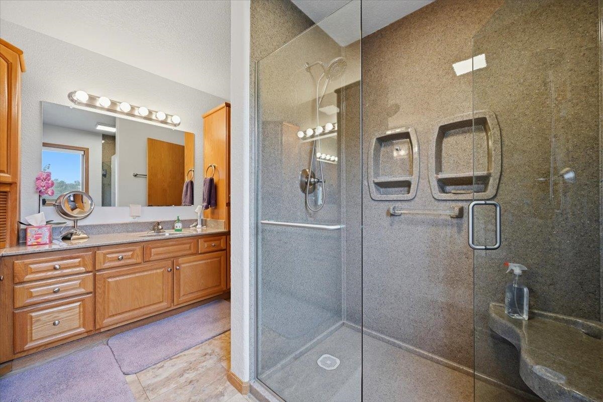 1129 Foothills Road Property Photo 11