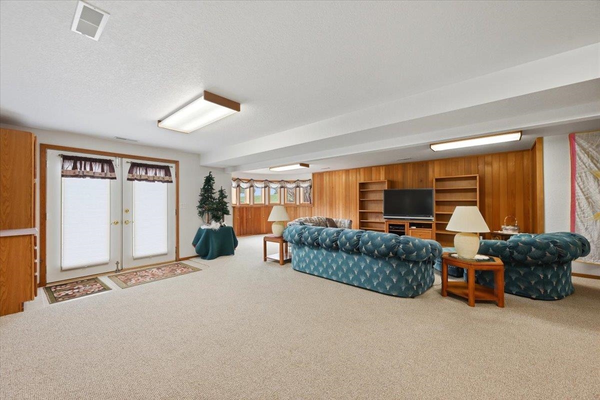 1129 Foothills Road Property Photo 13