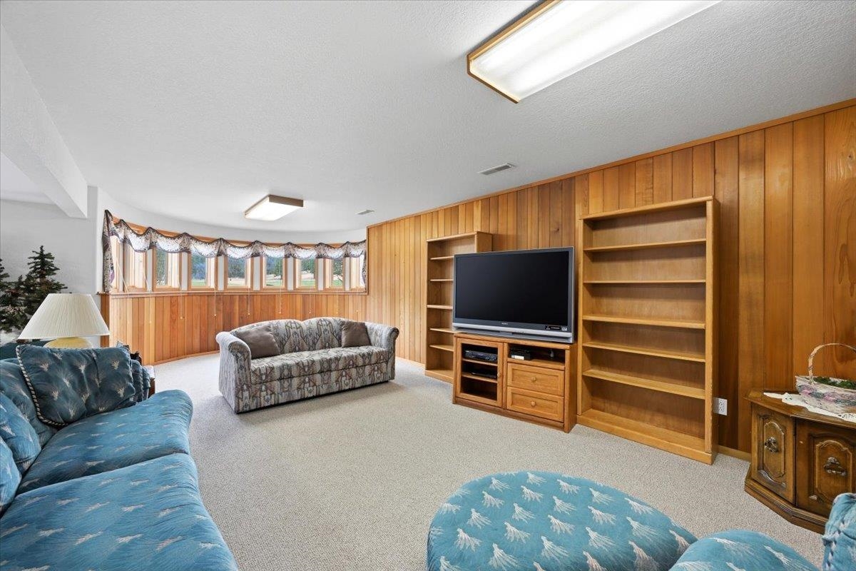 1129 Foothills Road Property Photo 14