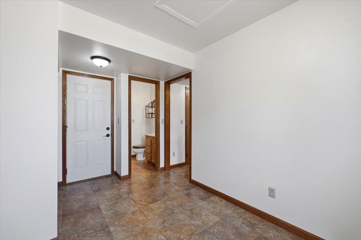 1b Statesboro Drive Property Photo 12