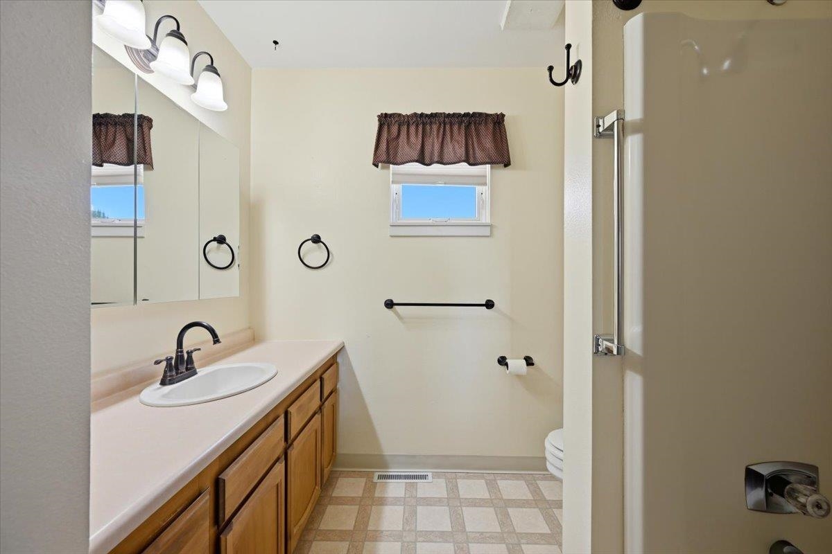 1b Statesboro Drive Property Photo 16