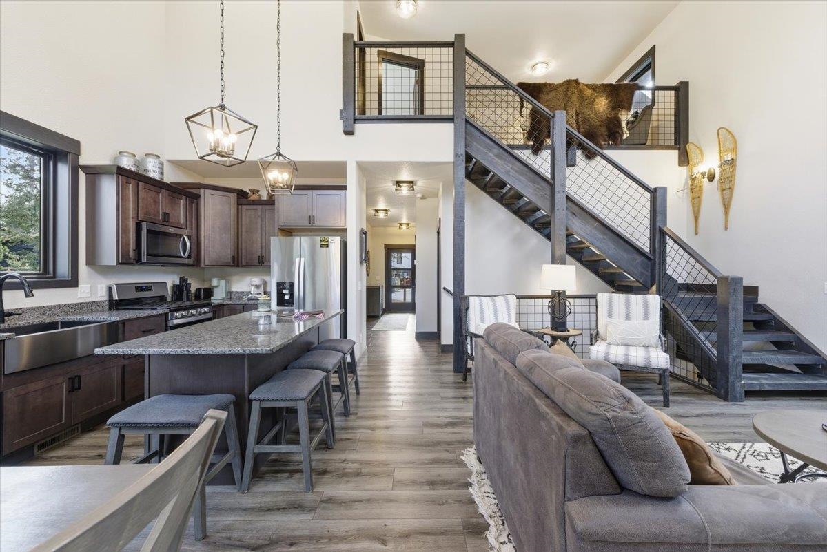 21246 Cozy Court Property Photo 6