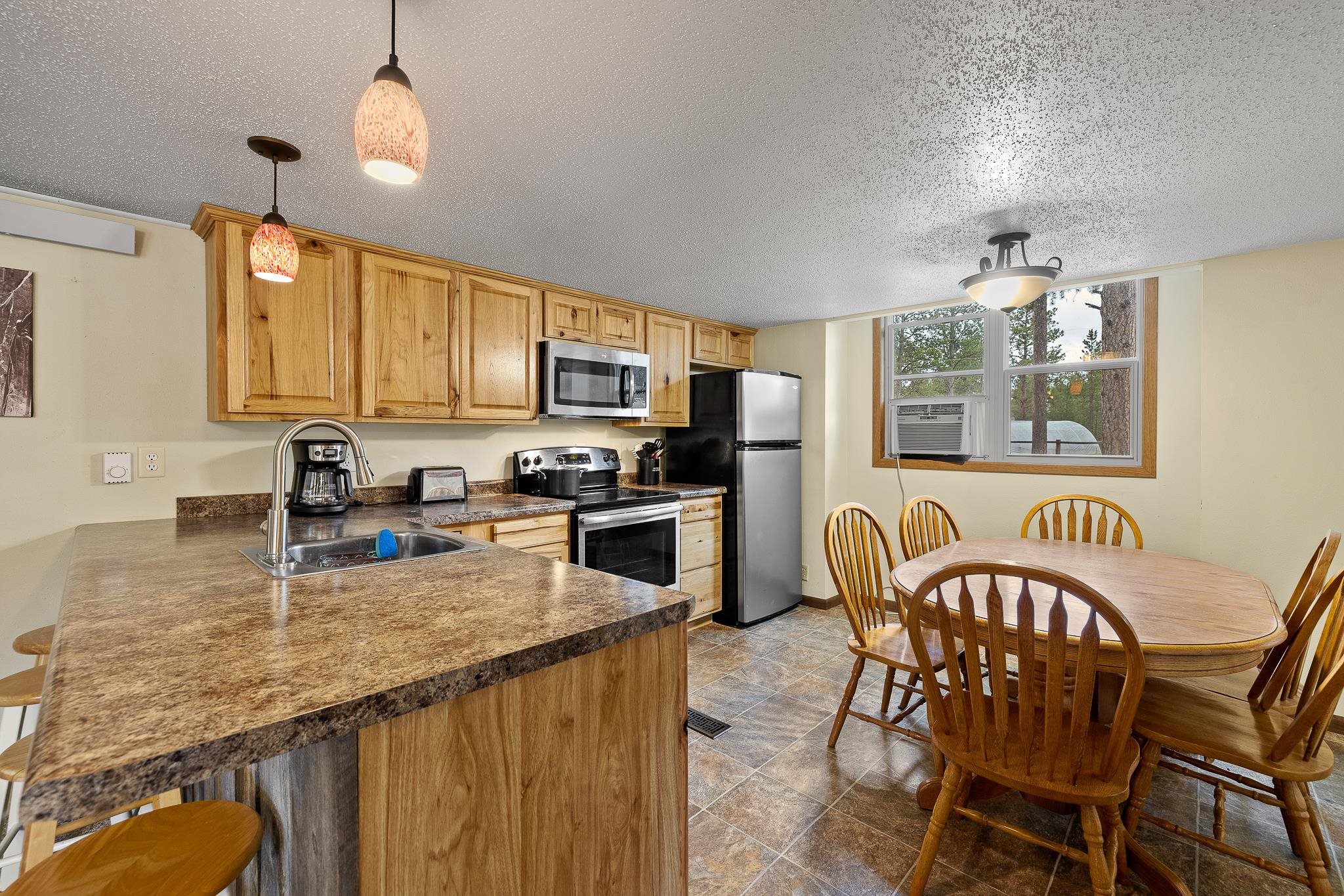 22773 Sunnyside Gulch Road Property Photo 3