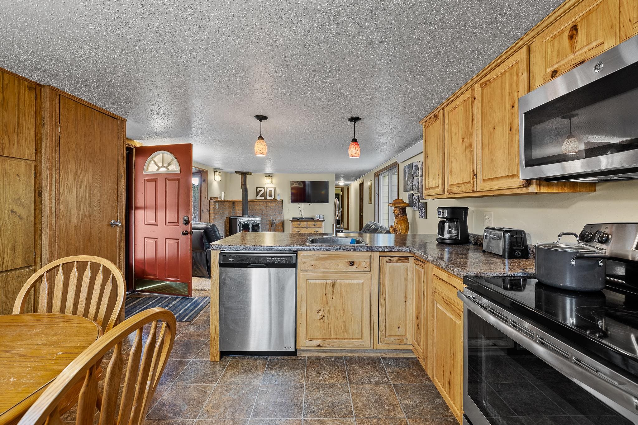 22773 Sunnyside Gulch Road Property Photo 4
