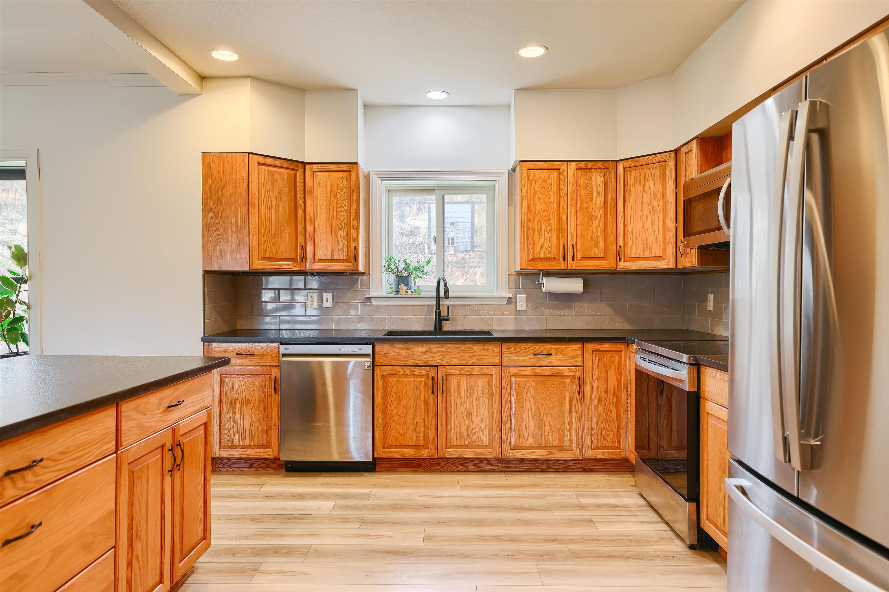1822 Roundup Circle Property Photo 12