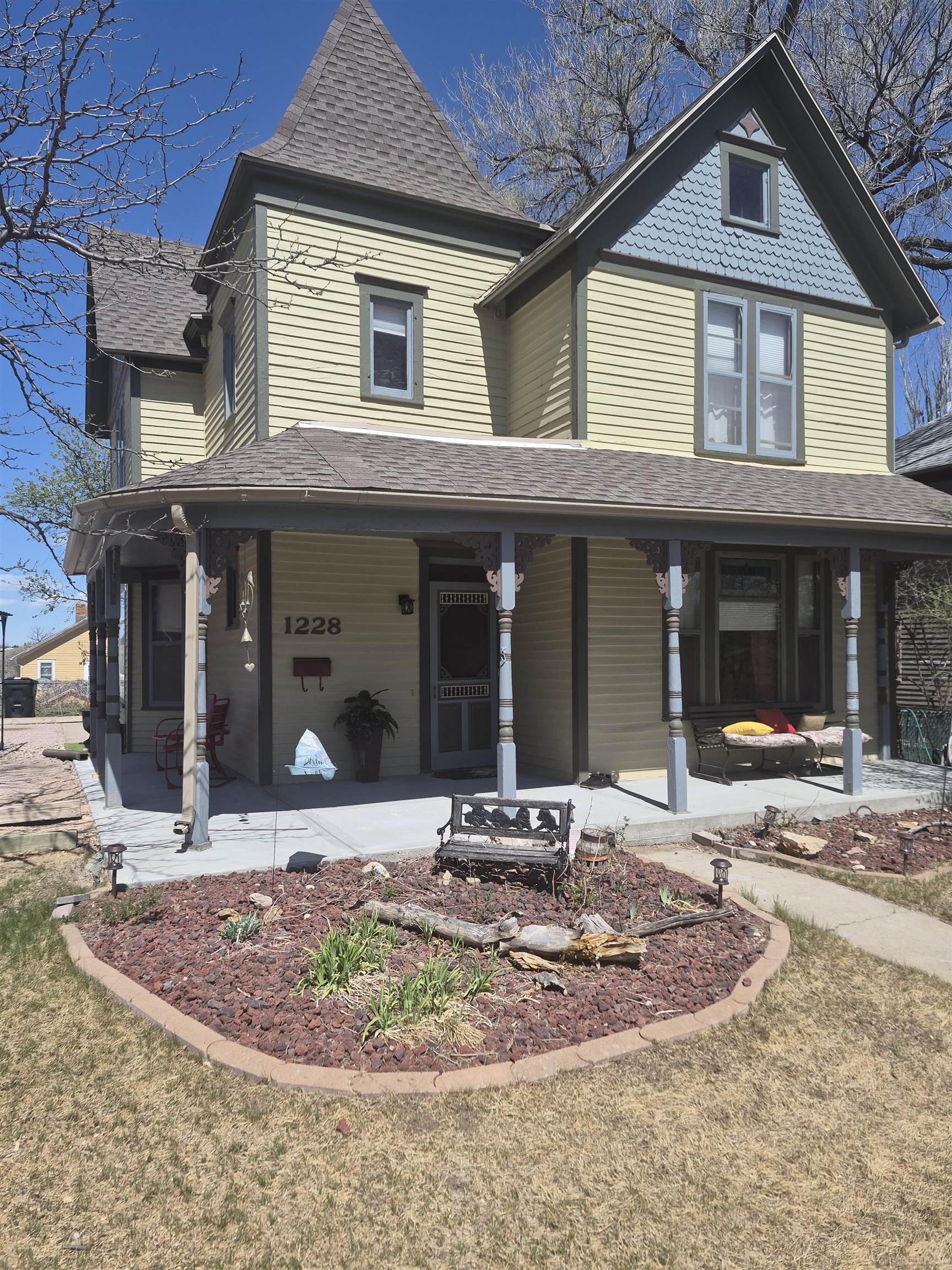 1228 Quincy Street Property Photo 2