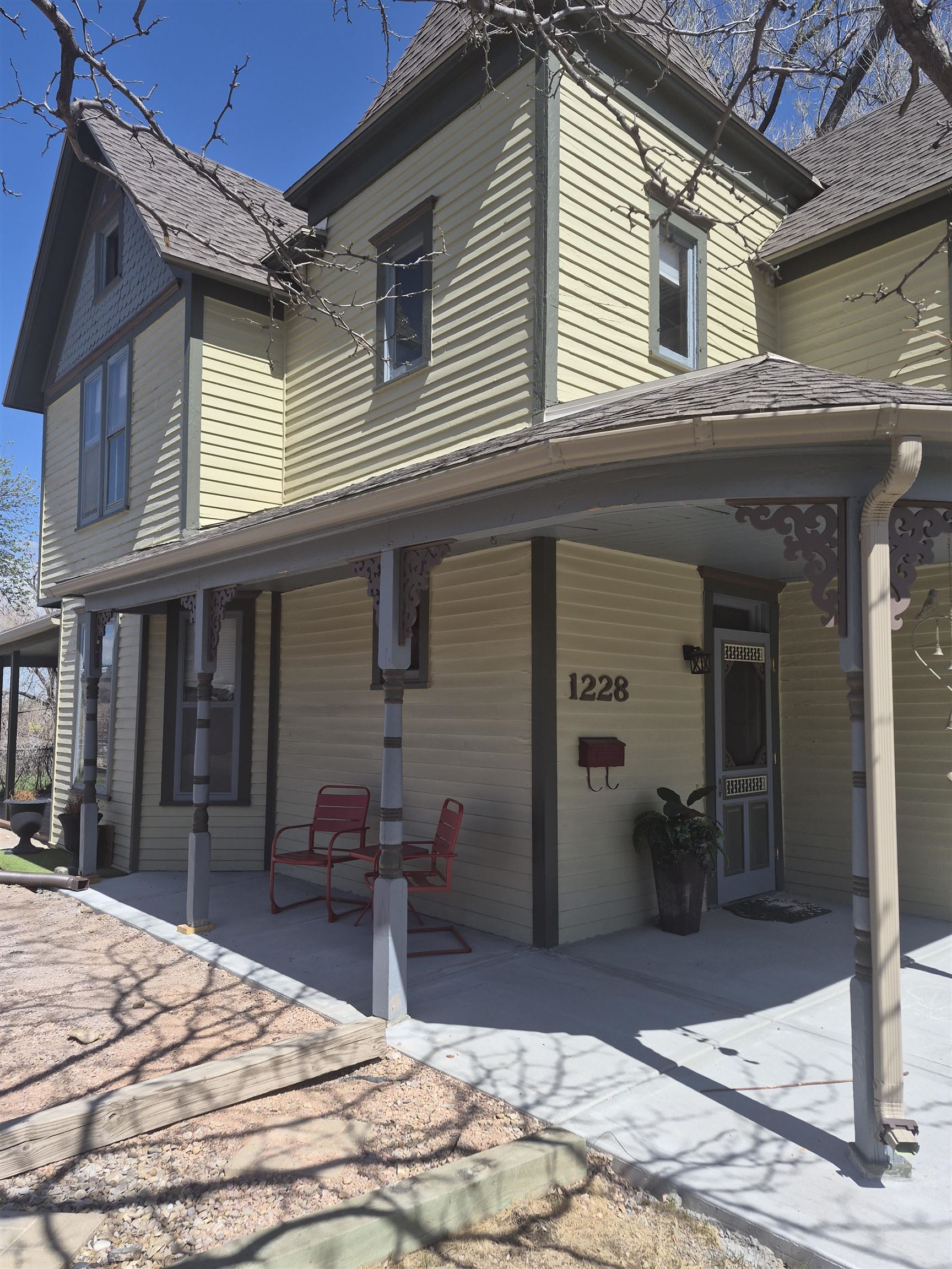 1228 Quincy Street Property Photo 3