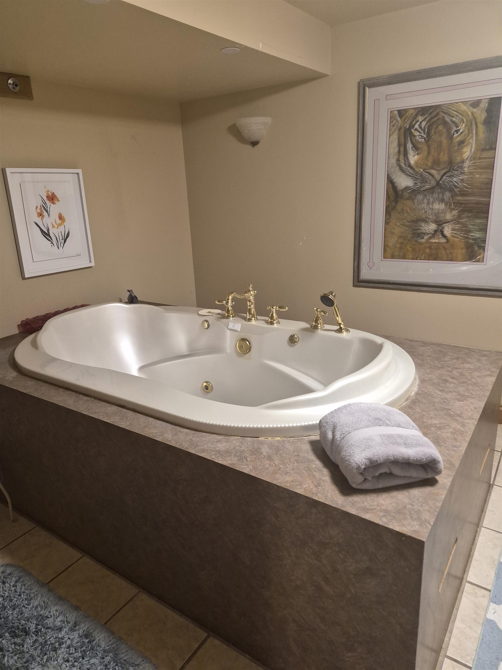 1228 Quincy Street Property Photo 8