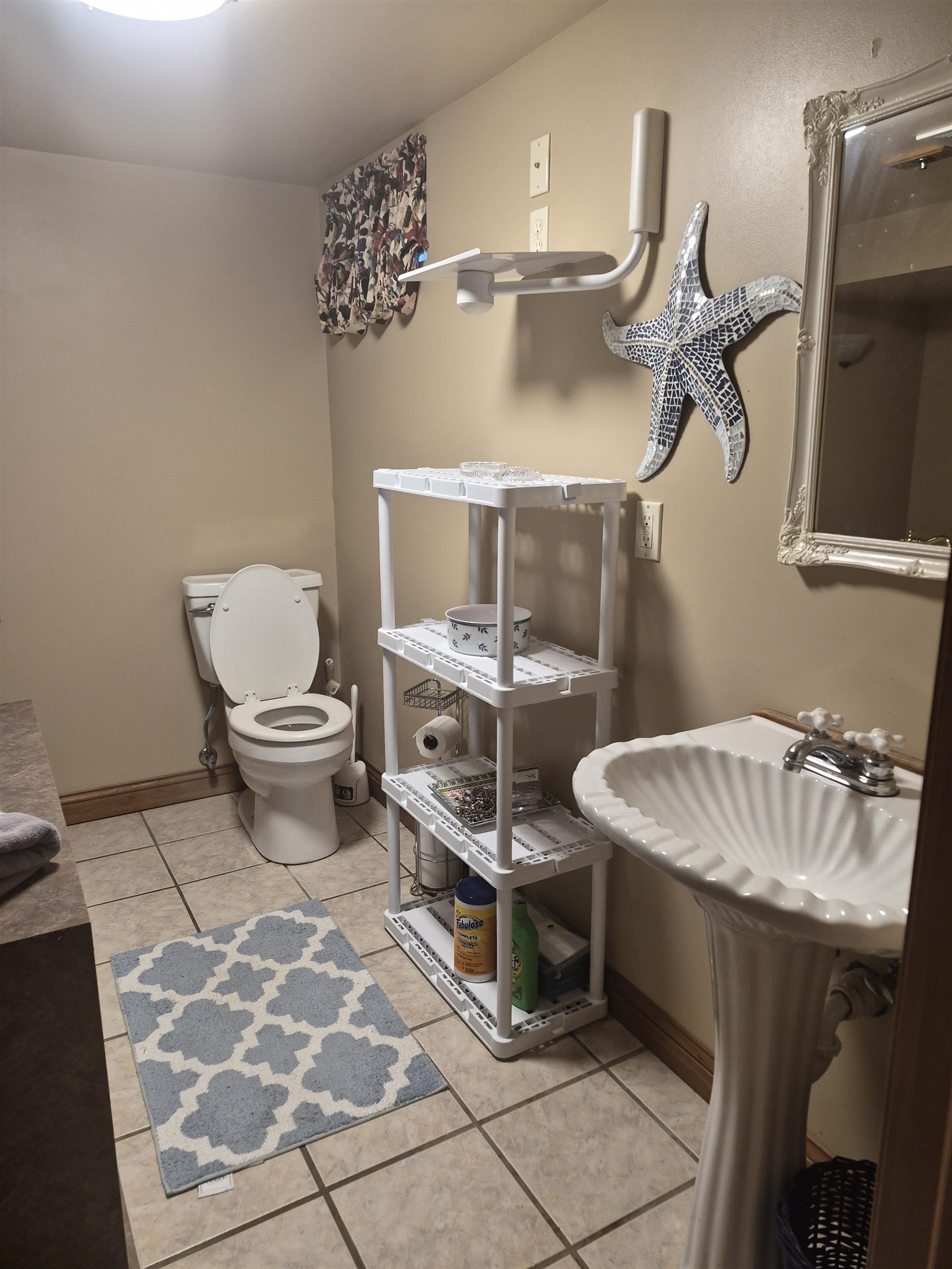 1228 Quincy Street Property Photo 9