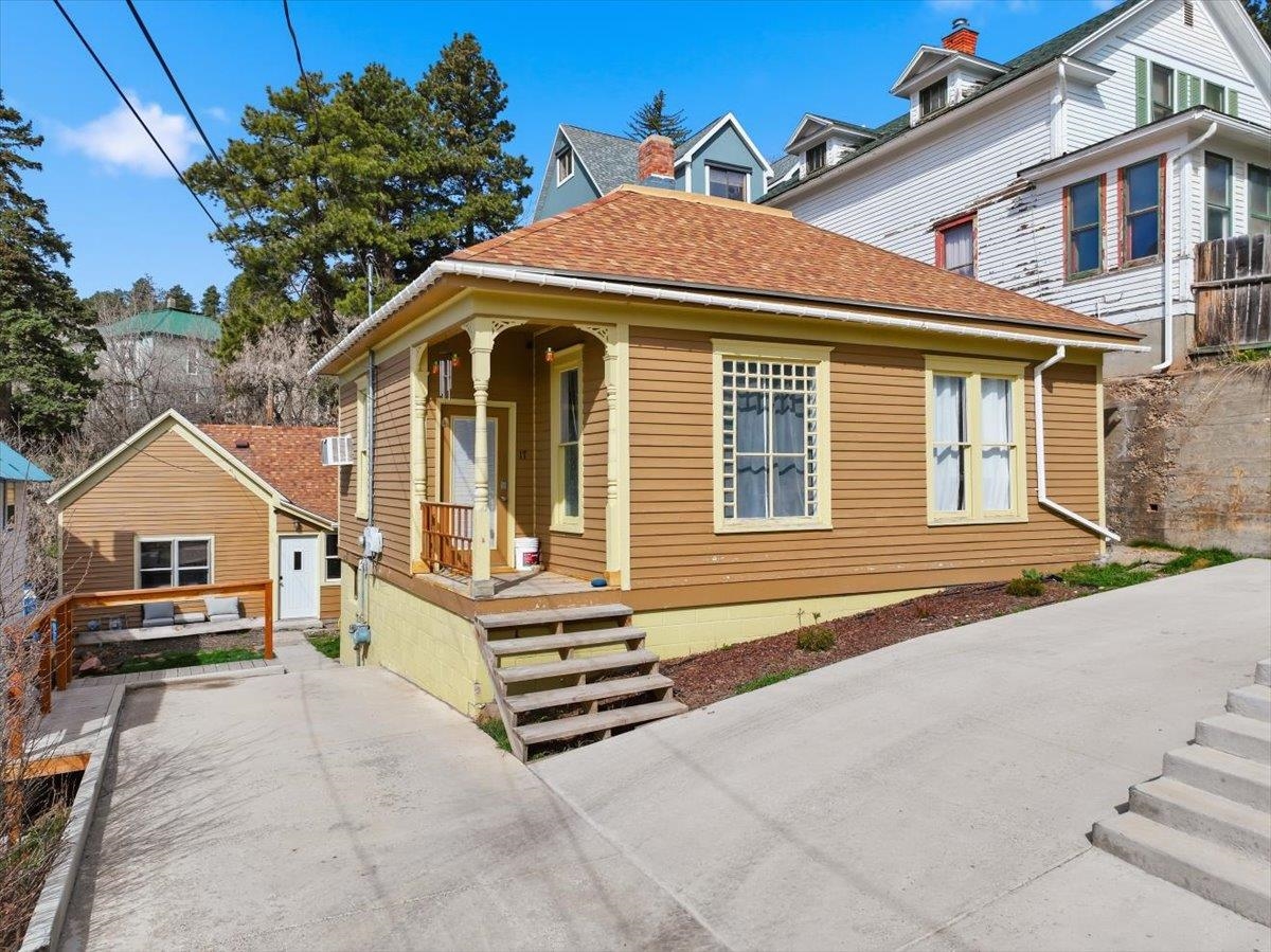 15 & 17 Blue Street Property Photo 1