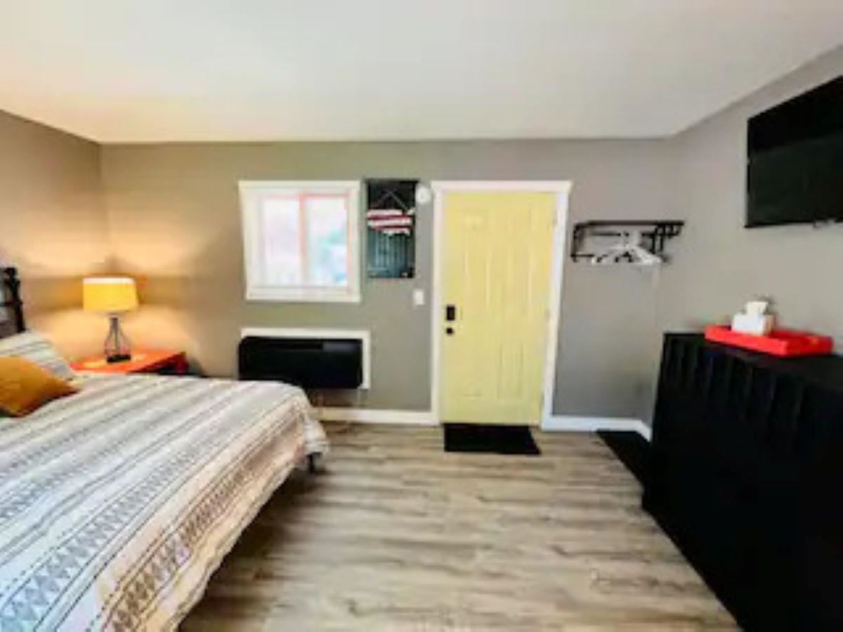450 W Kansas Street Property Photo 4