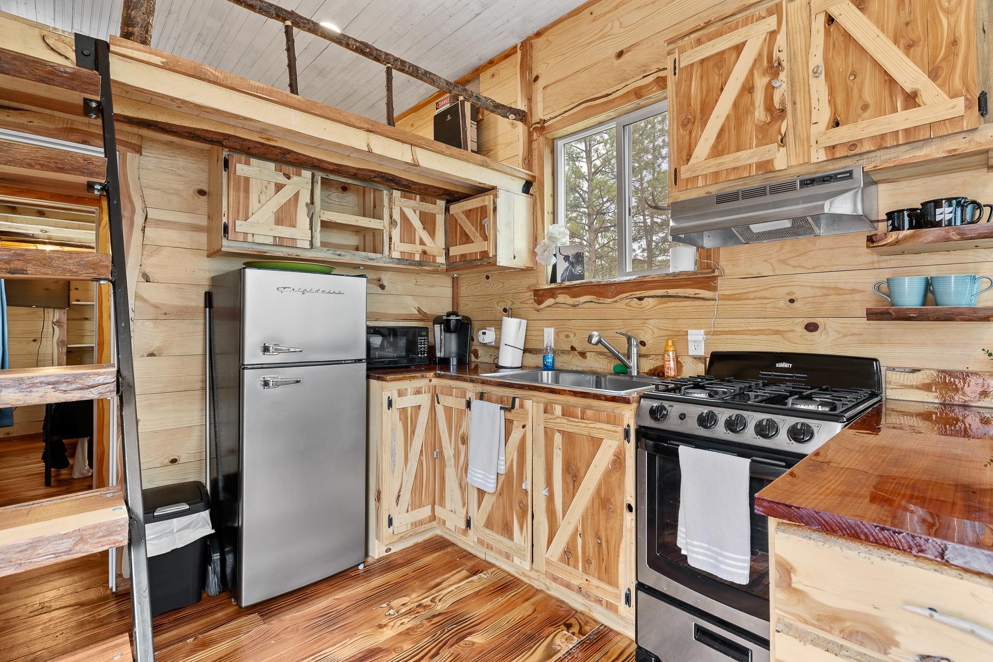 27651-r Country View Road Property Photo 2
