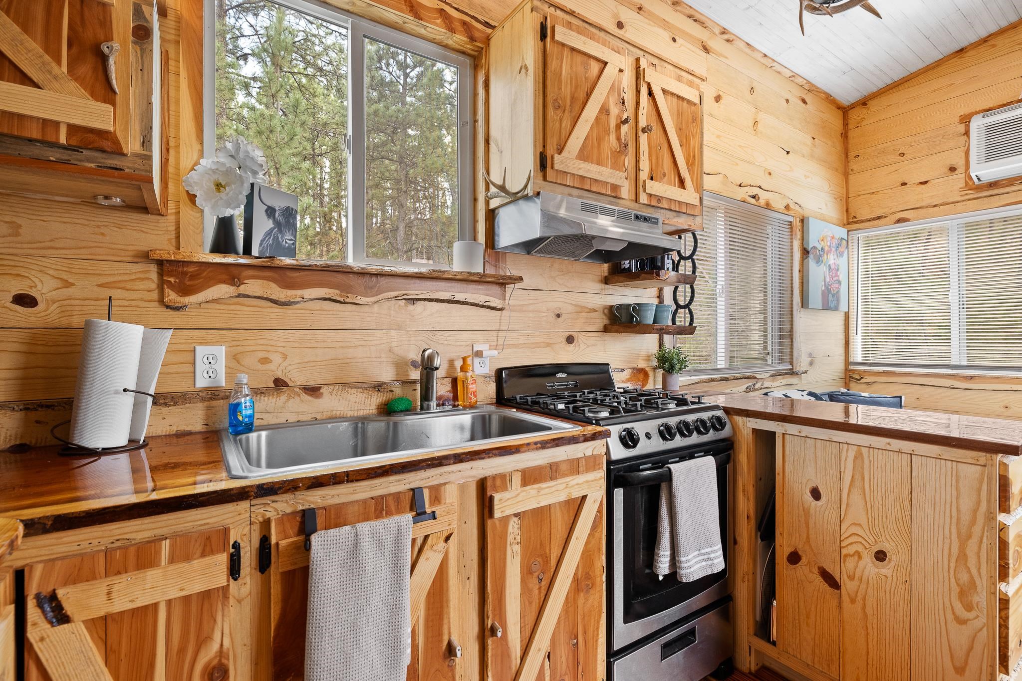27651-r Country View Road Property Photo 3