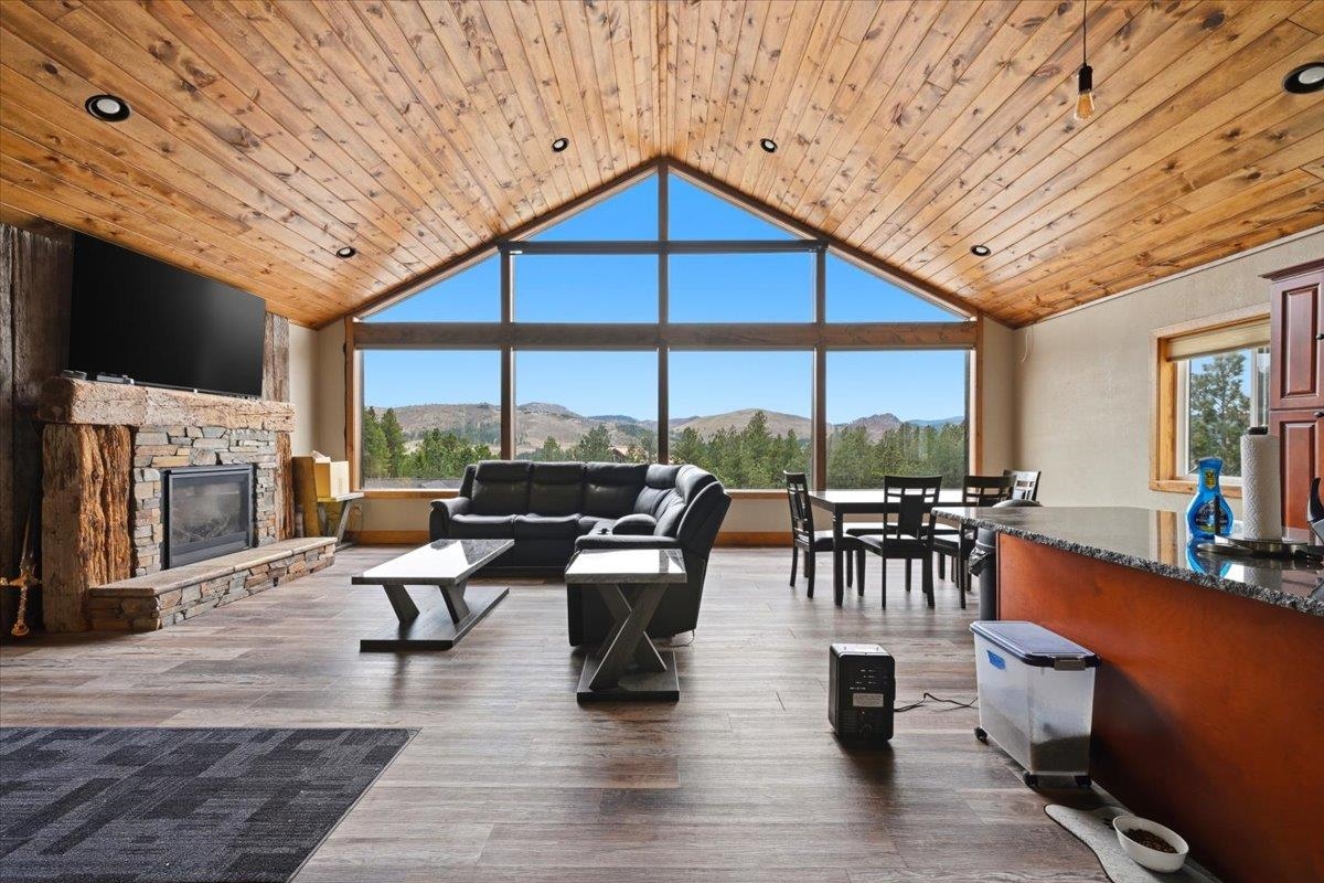 20737 Shirt Tail Gulch Road Property Photo 5