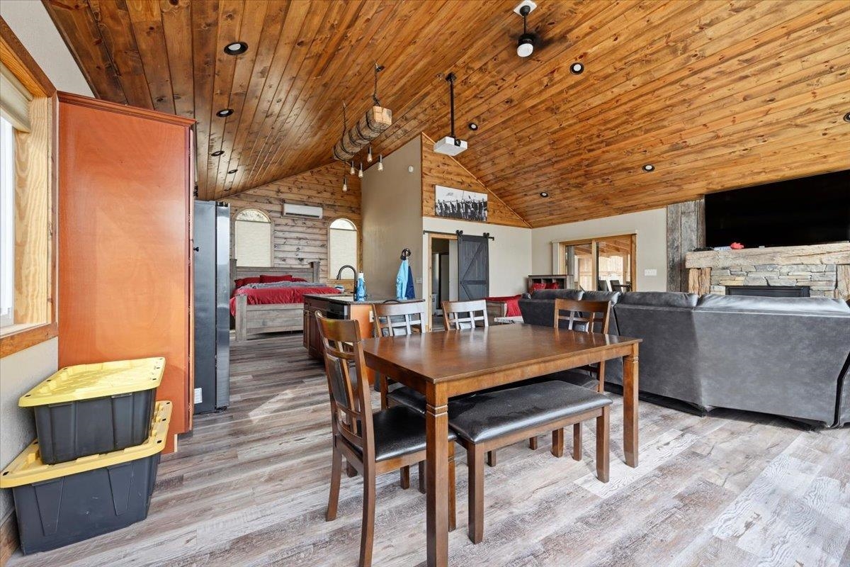 20737 Shirt Tail Gulch Road Property Photo 7