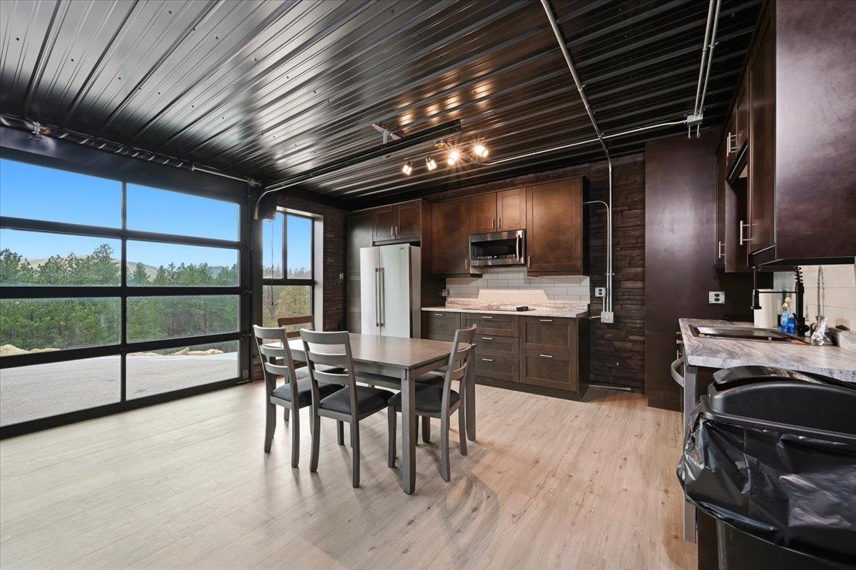 20737 Shirt Tail Gulch Road Property Photo 18