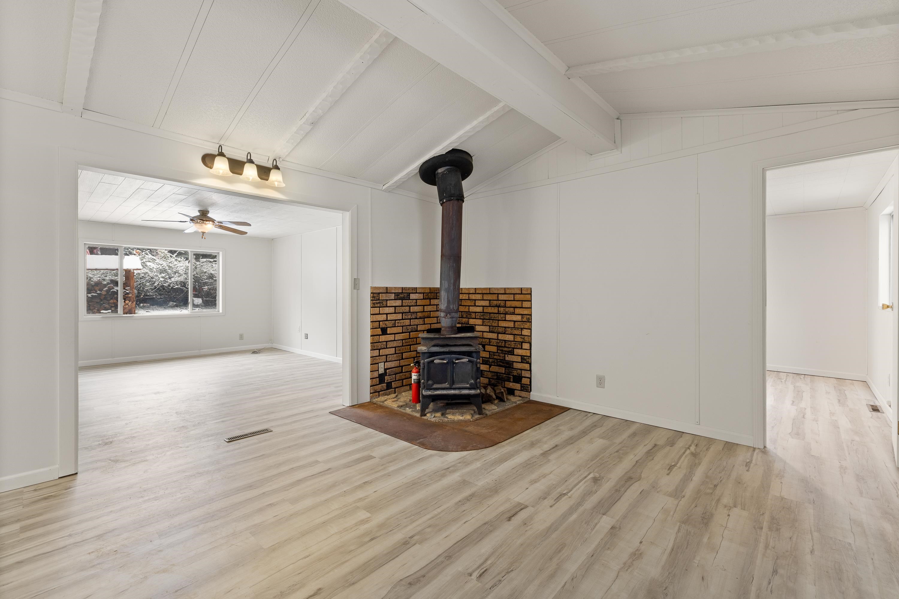 13073 Pine Cliff Circle Property Photo 4