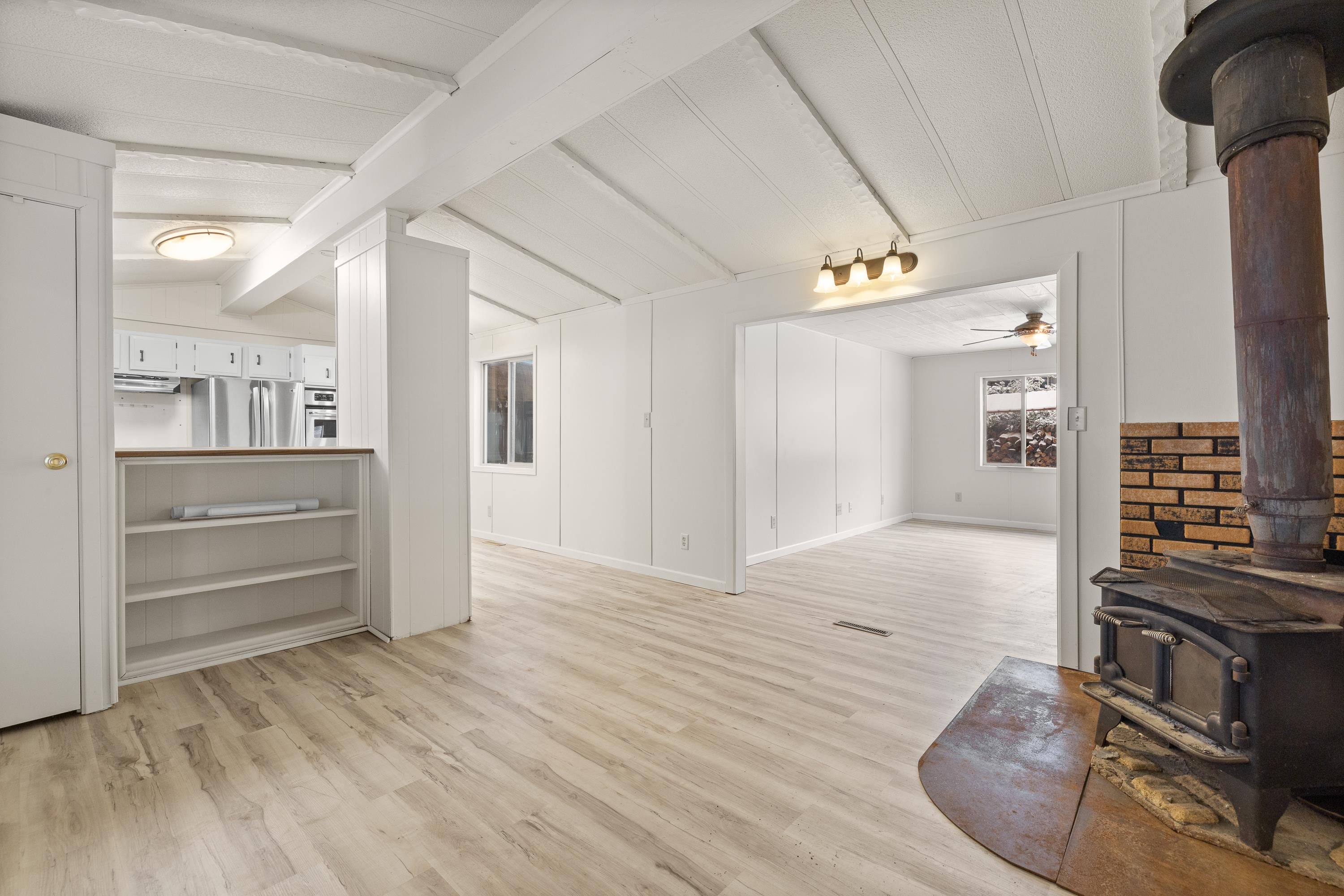 13073 Pine Cliff Circle Property Photo 6