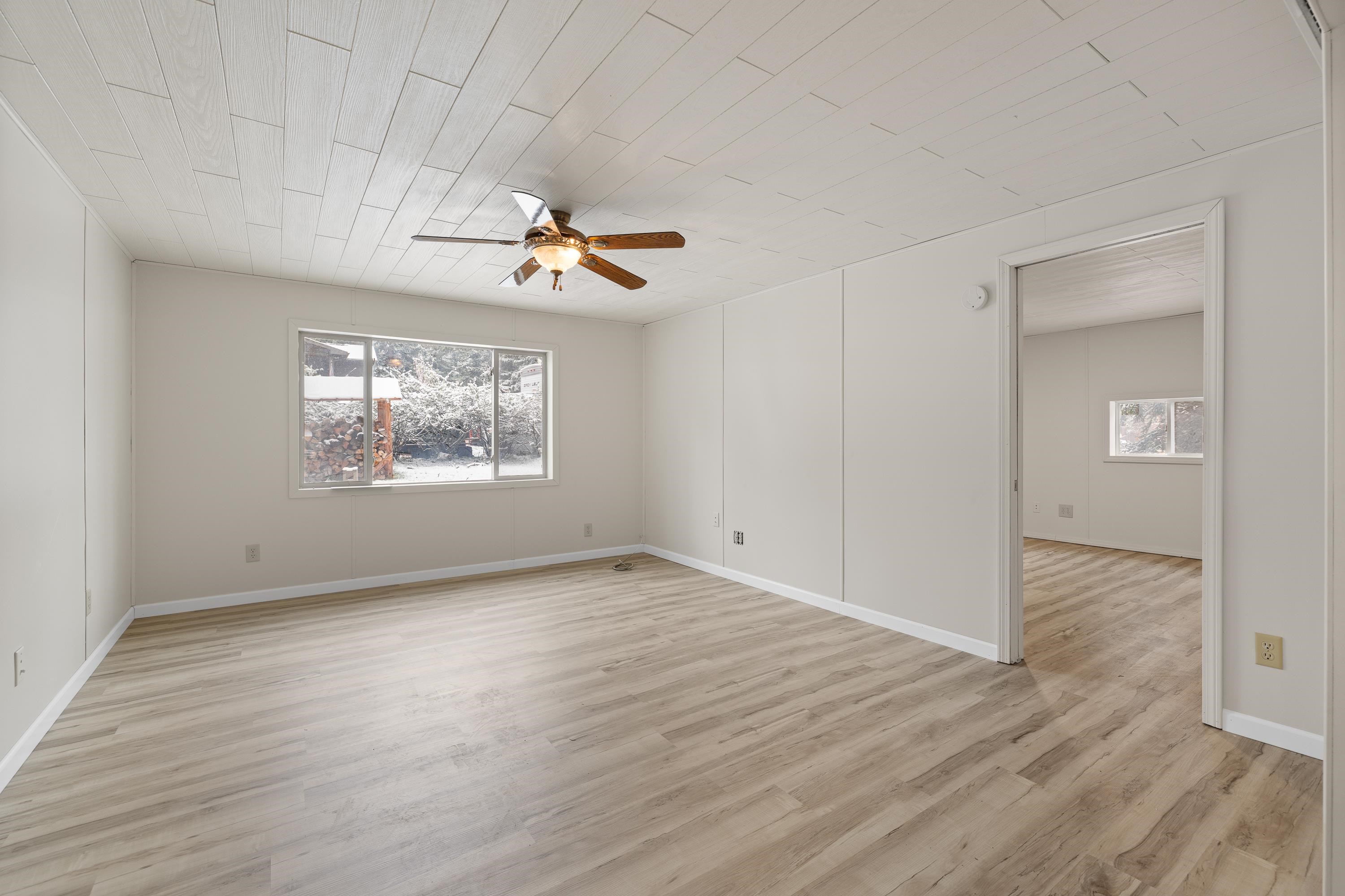 13073 Pine Cliff Circle Property Photo 10