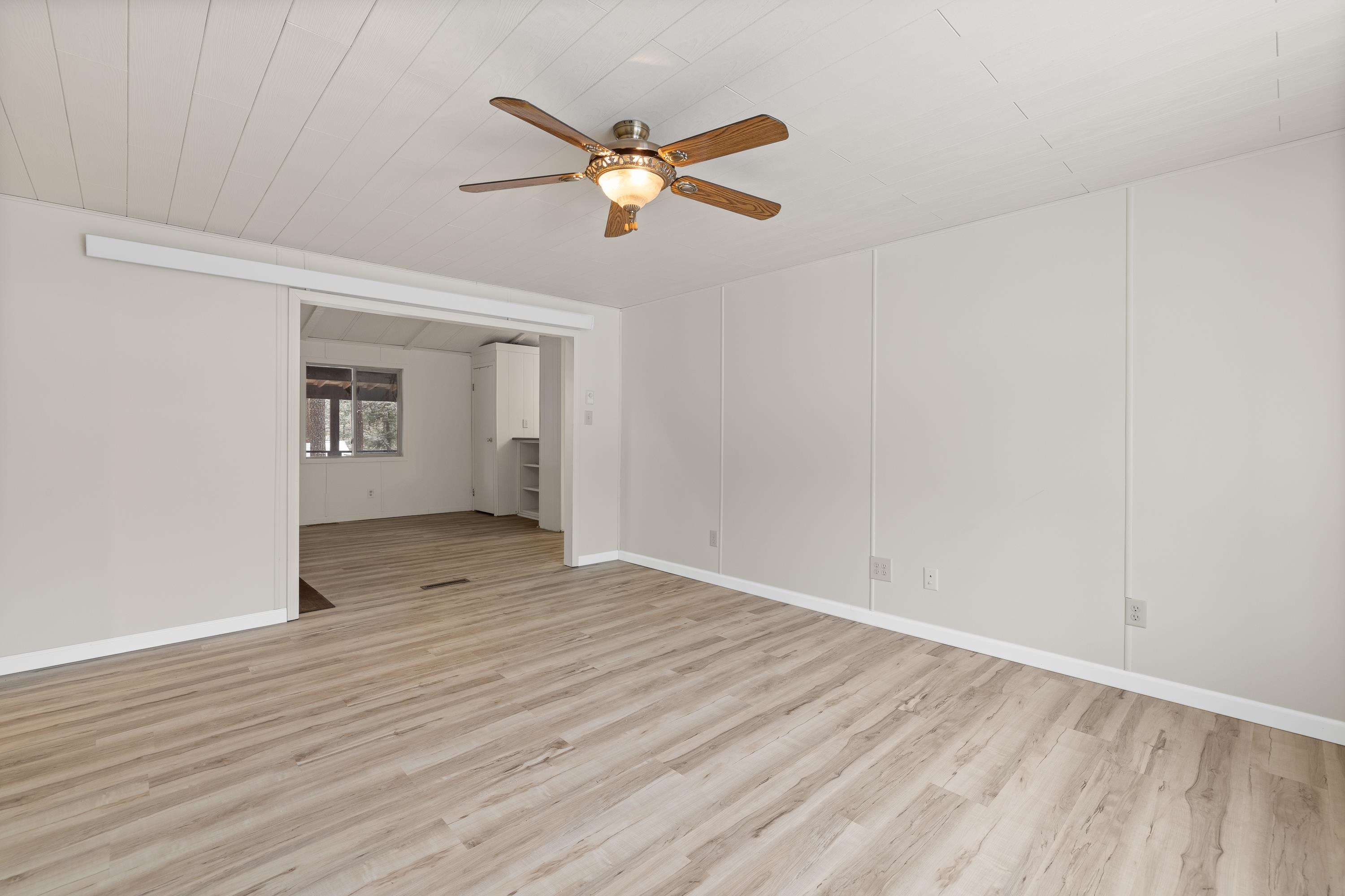 13073 Pine Cliff Circle Property Photo 11