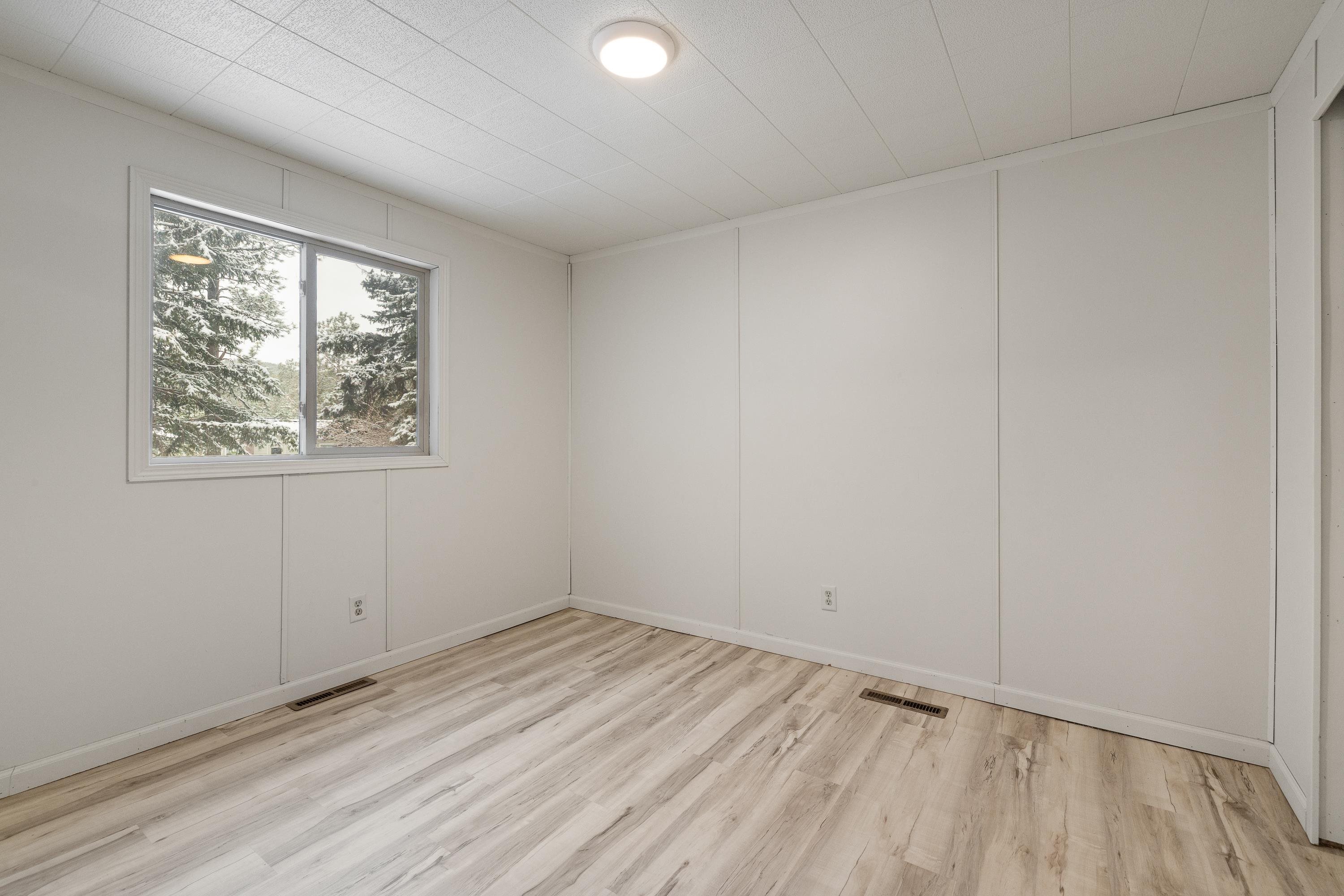 13073 Pine Cliff Circle Property Photo 19