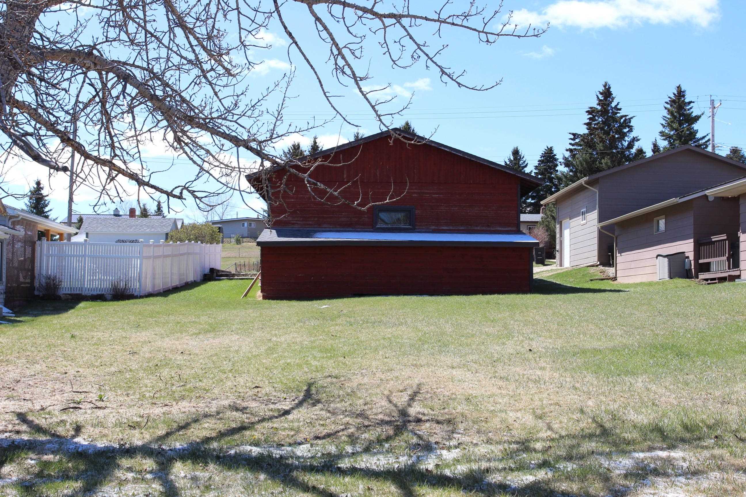 1122 Pine Street Property Photo 5