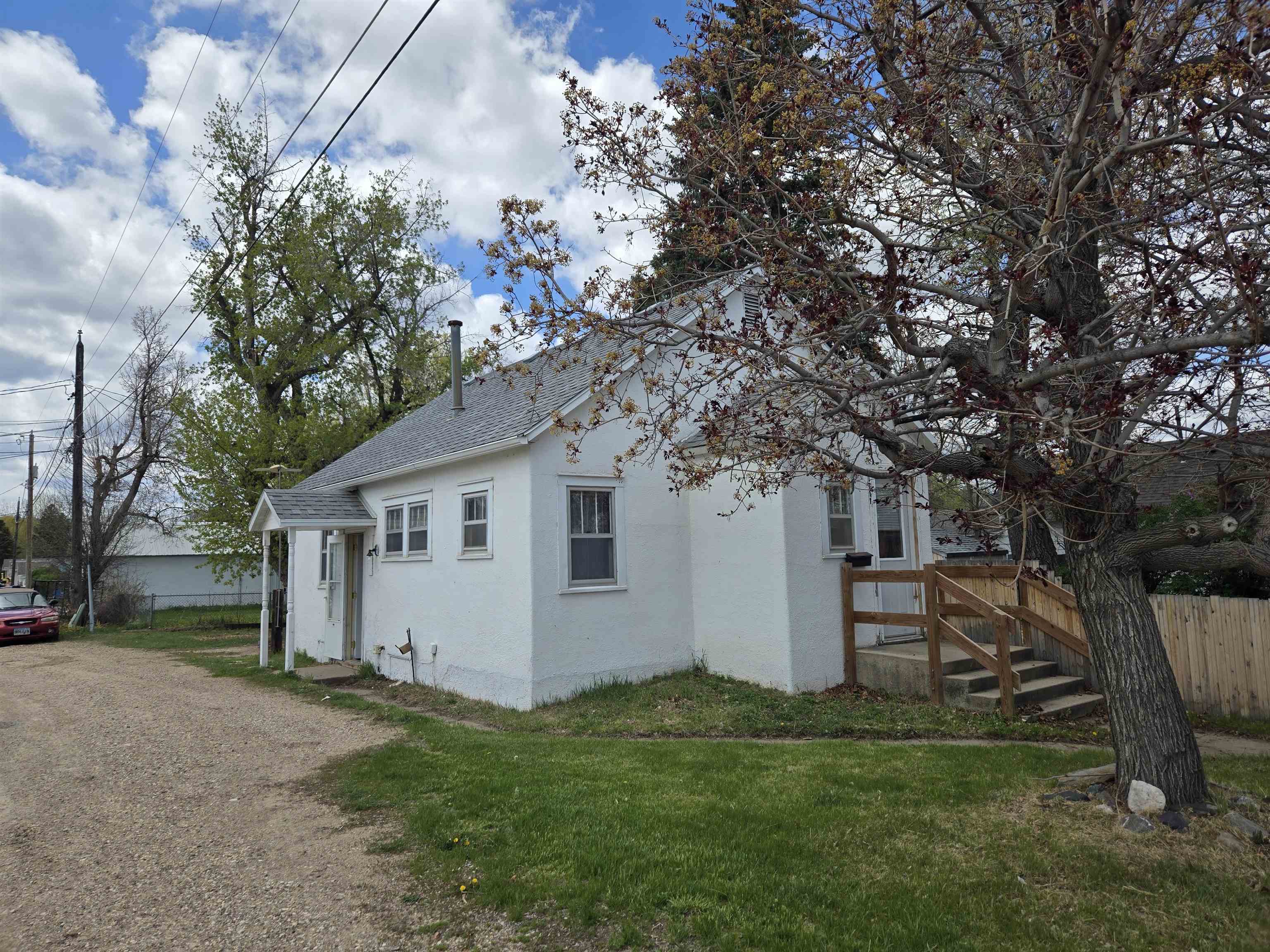 1711 Junction Avenue Property Photo 1