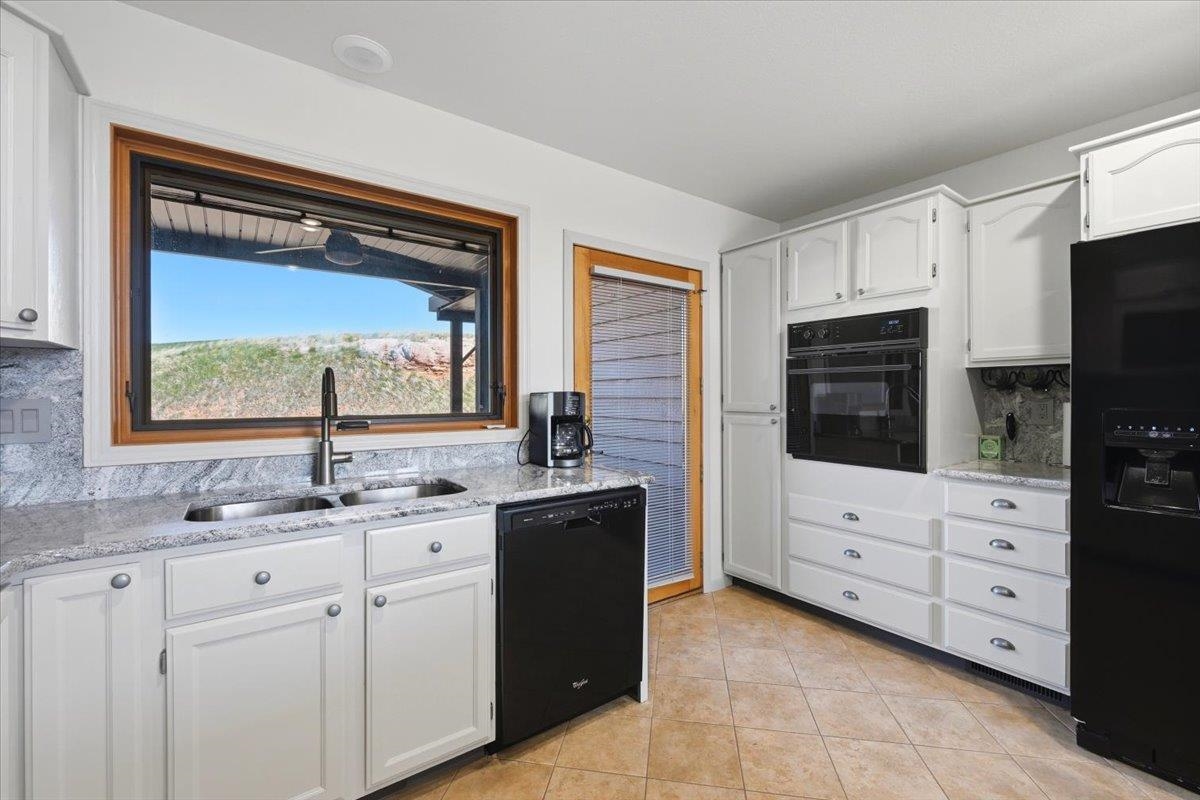 340 Fairway Drive Property Photo 9
