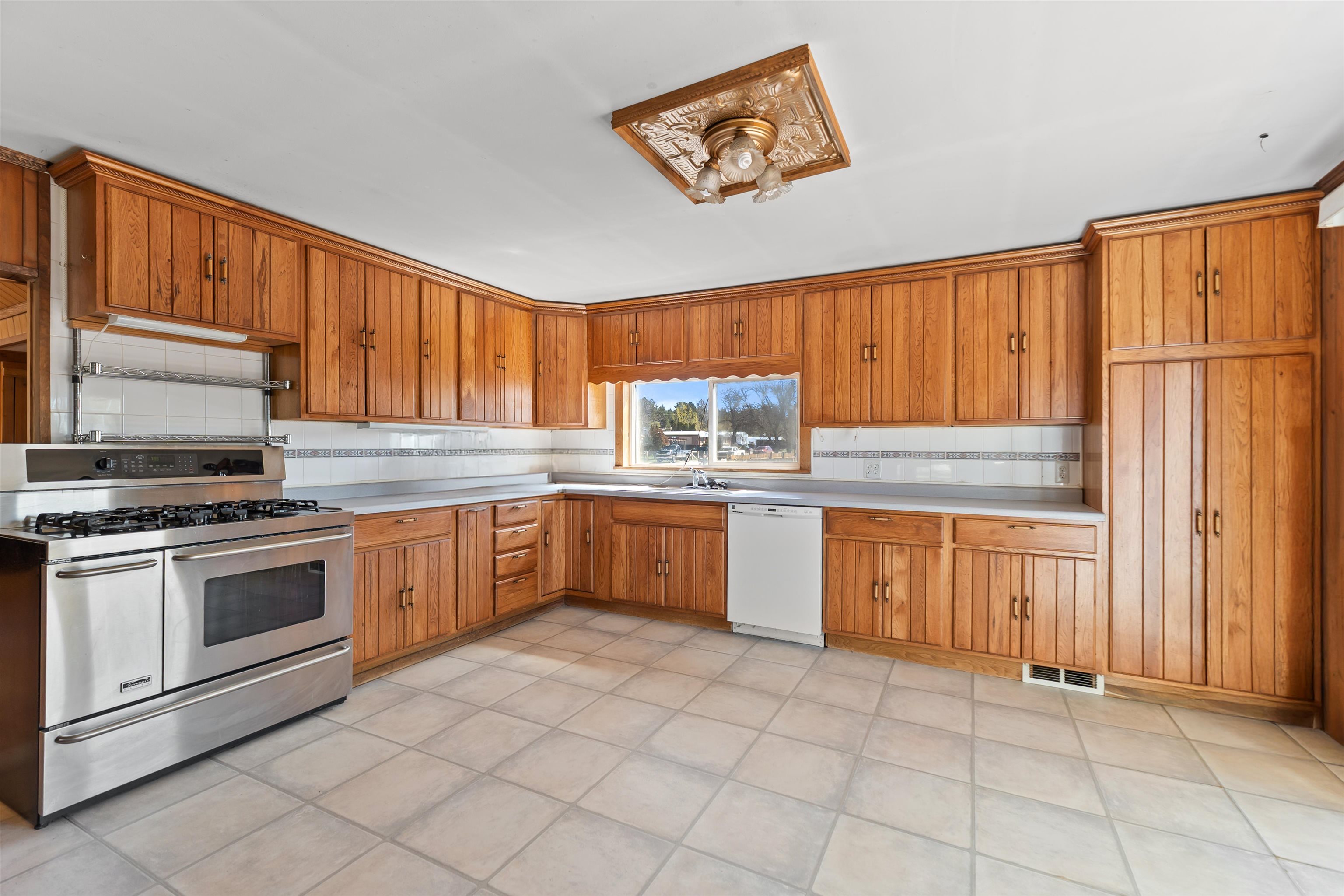 838 Wood Road Property Photo 7