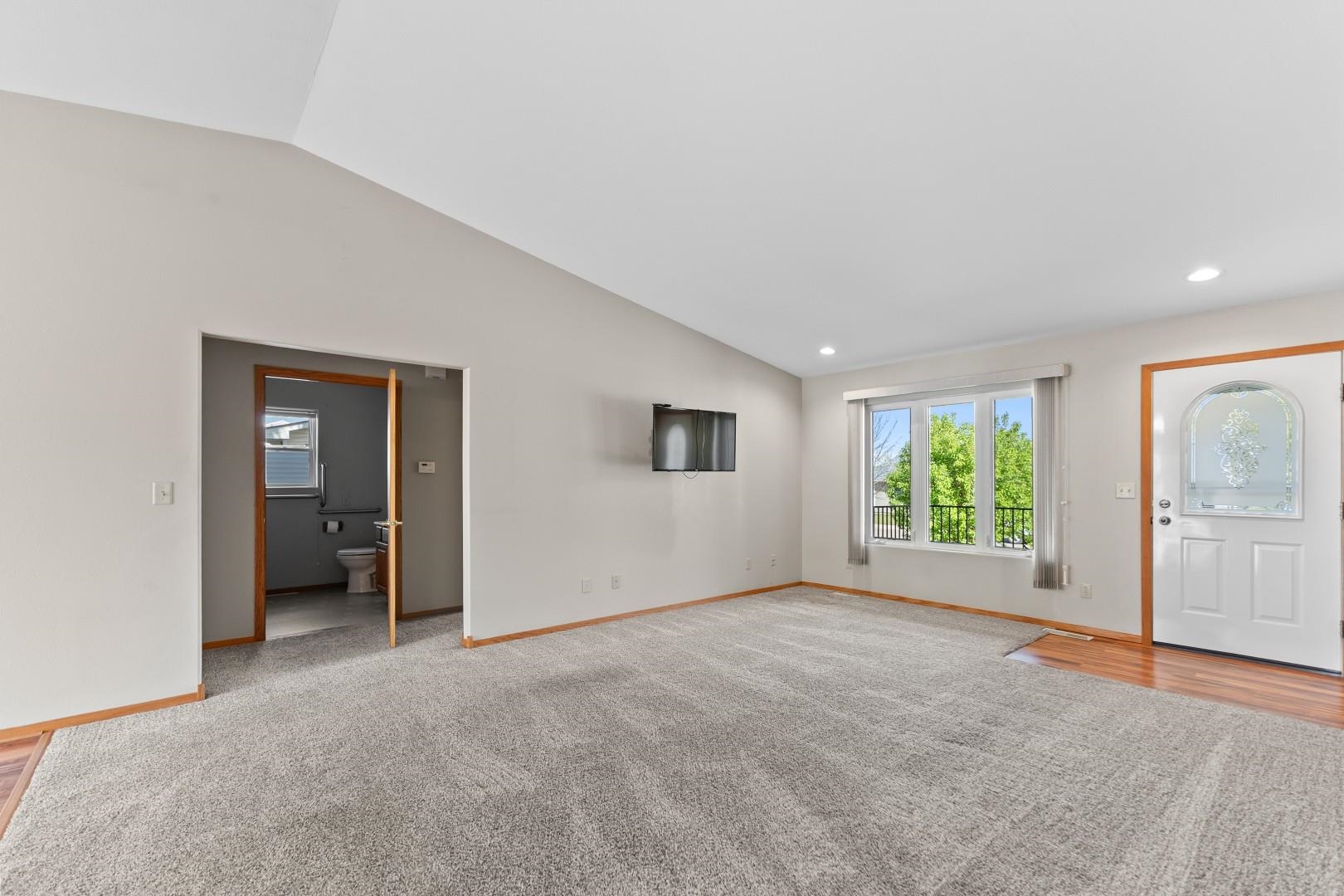 2122 11th Avenue Property Photo 3