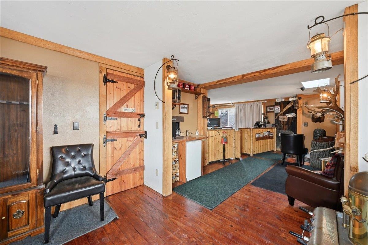 101 N Park Avenue Property Photo 5