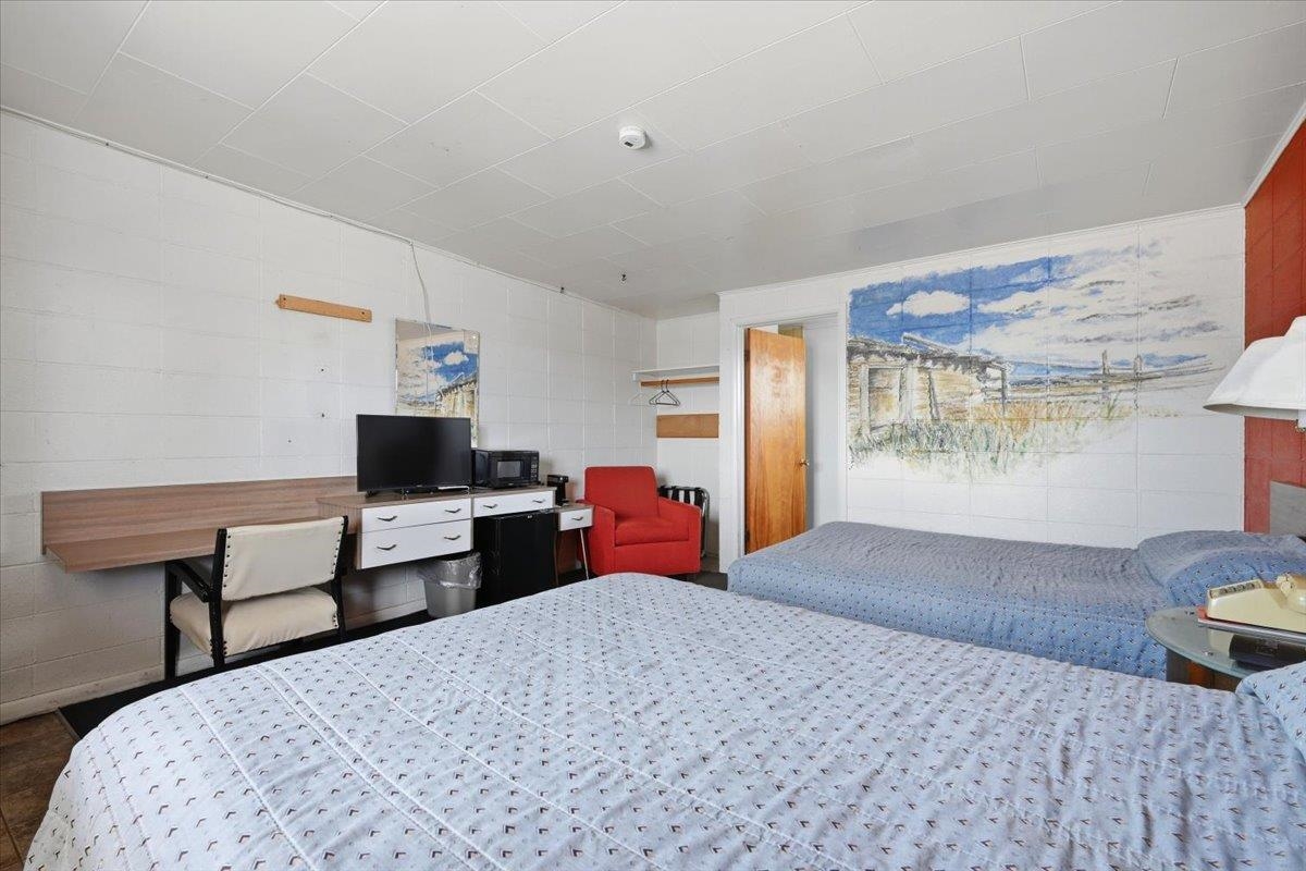 101 N Park Avenue Property Photo 9