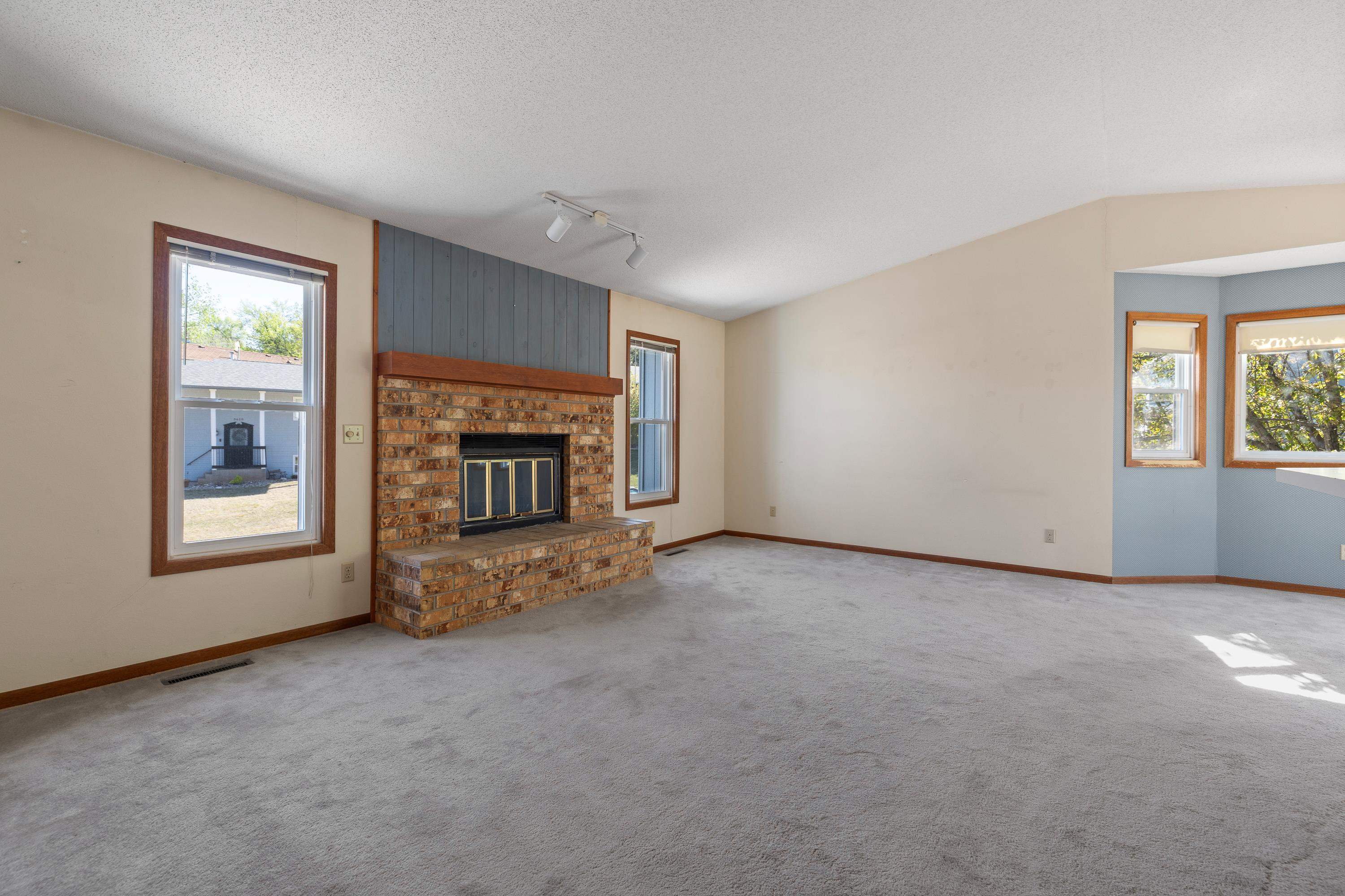 3701 Westridge Road Property Photo 2