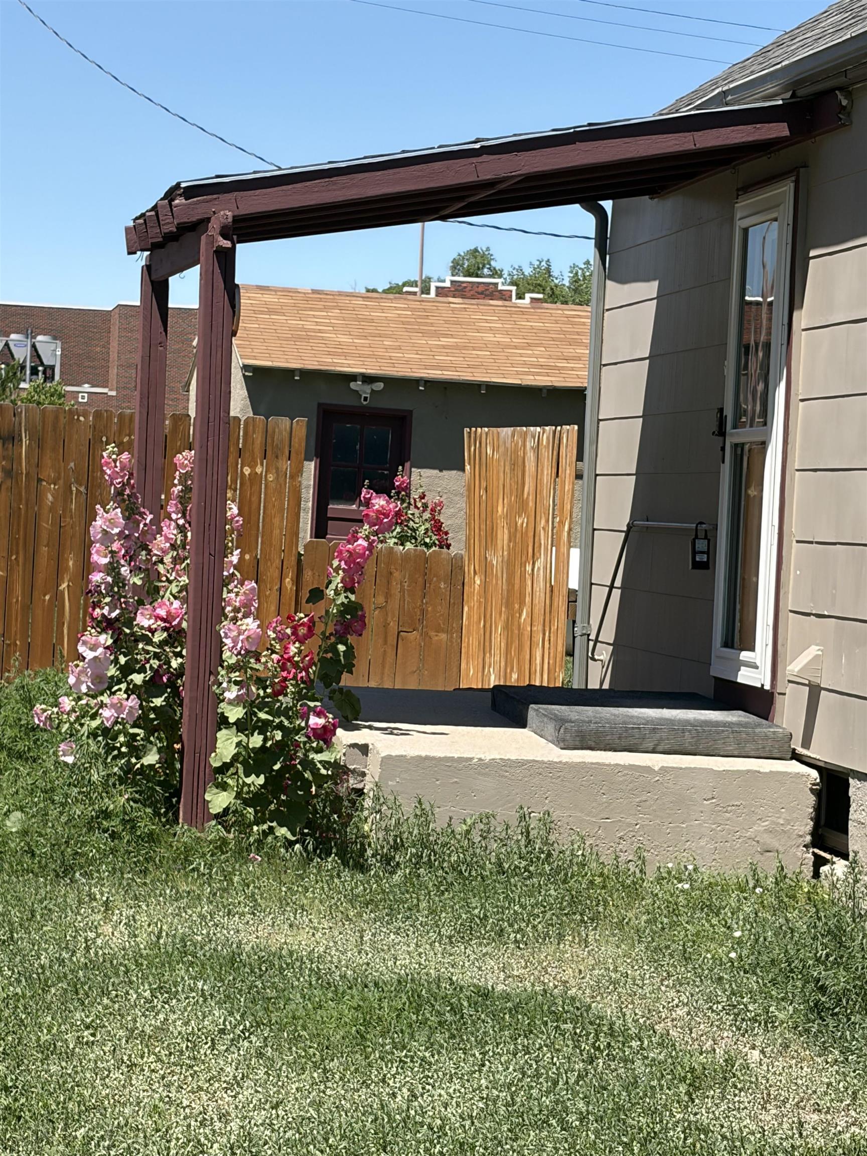 310 7th Avenue Property Photo 4